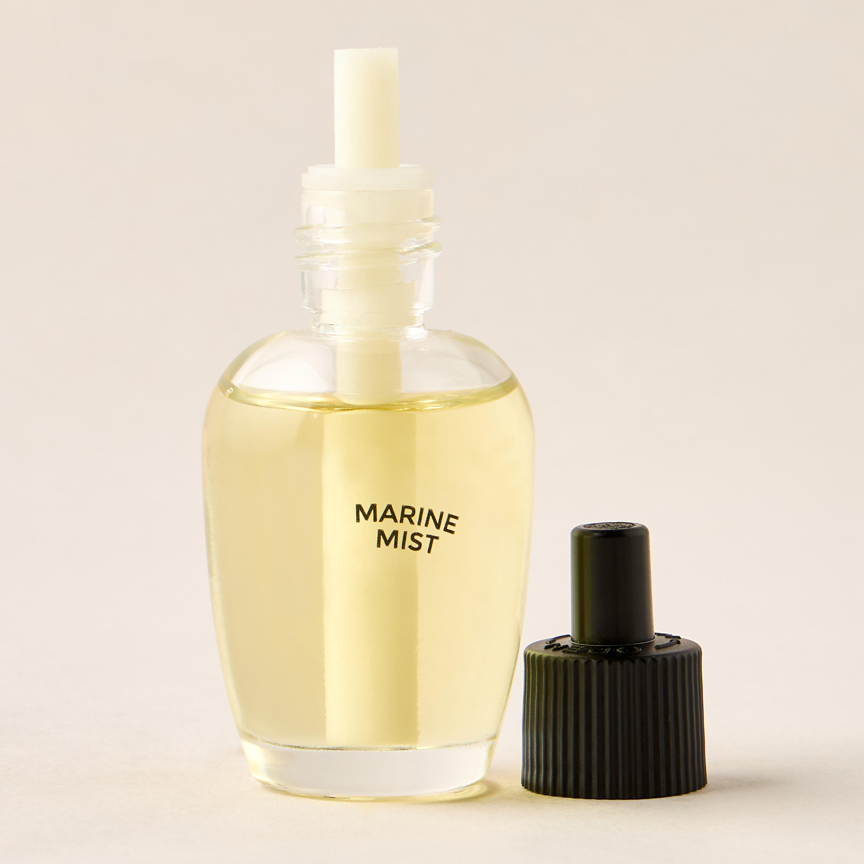 Mahogany Oakwood Home Fragrance Plug-In Refill - 26 ml-household-homefragrance-fragranceoilsandessence-image-2