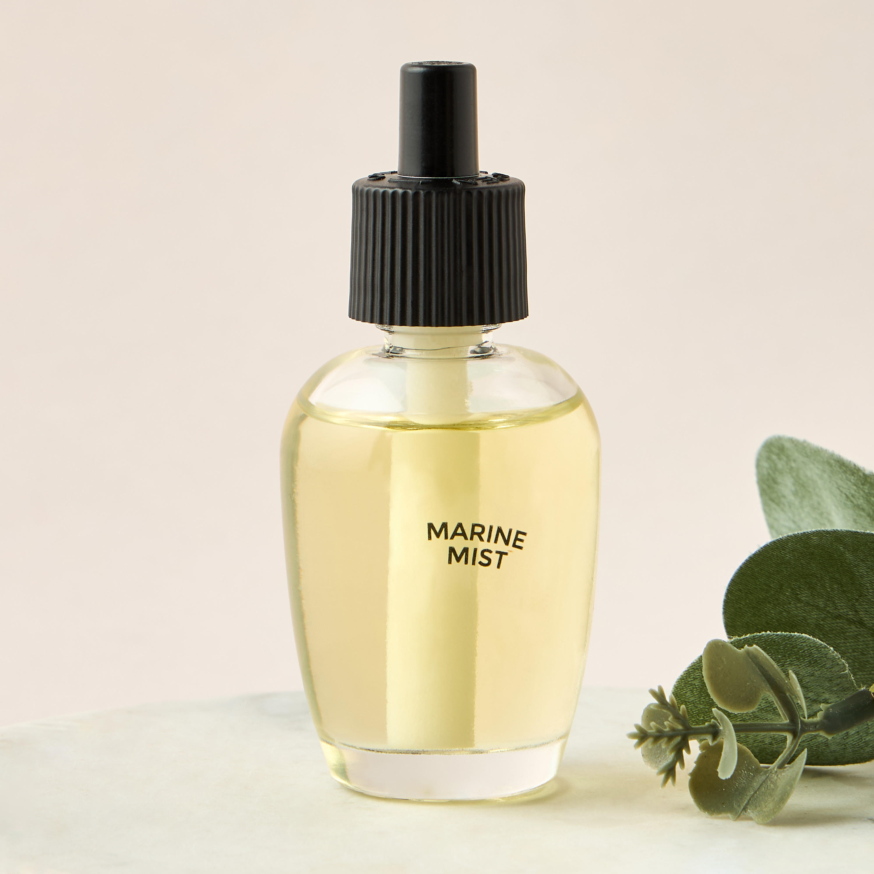 Mahogany Oakwood Home Fragrance Plug-In Refill - 26 ml-household-homefragrance-fragranceoilsandessence-image-4