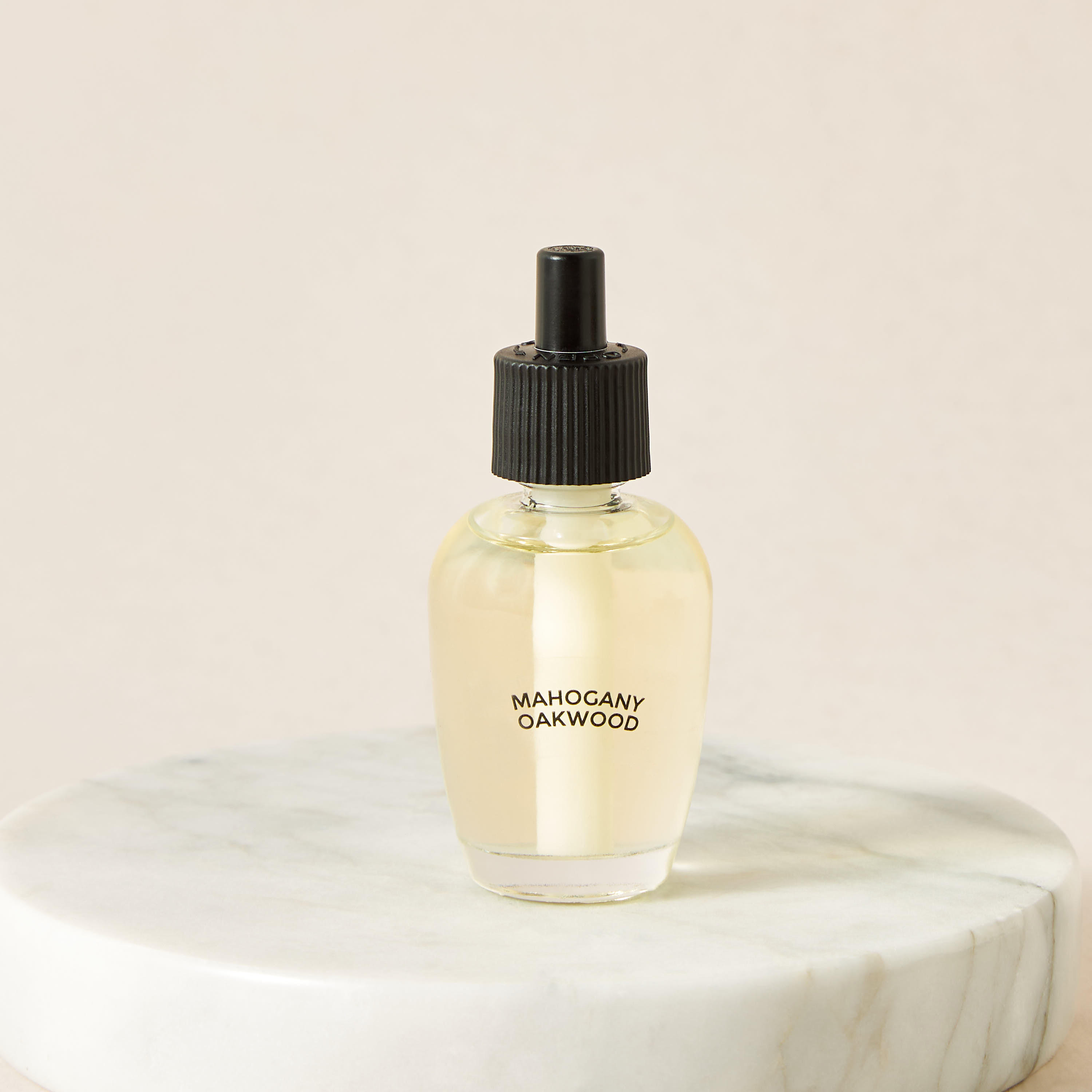 Mahogany Oakwood Home Fragrance Plug-In Refill - 26 ml-household-homefragrance-fragranceoilsandessence-image-1