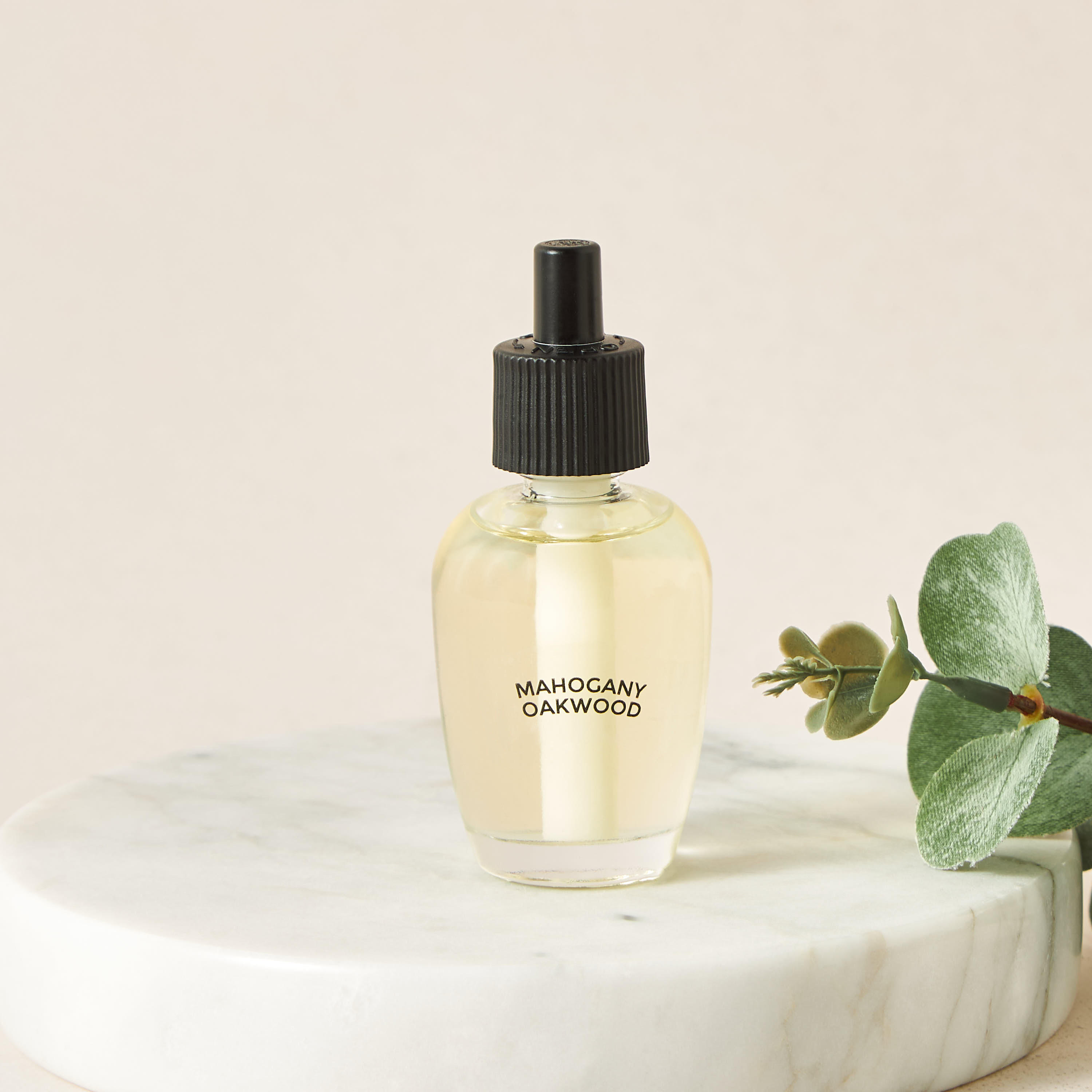Mahogany Oakwood Home Fragrance Plug-In Refill - 26 ml-household-homefragrance-fragranceoilsandessence-image-2