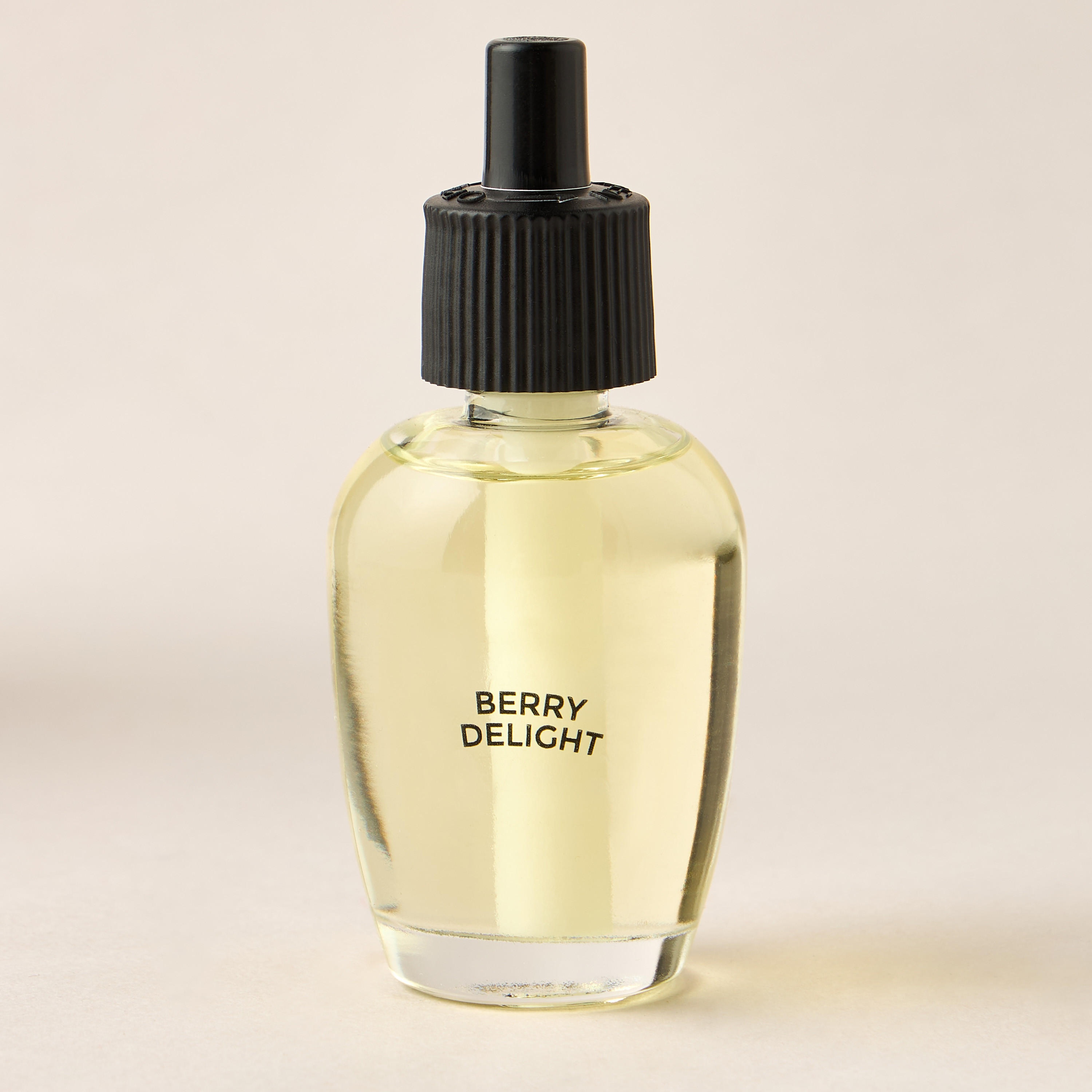 Mahogany Oakwood Home Fragrance Plug-In Refill - 26 ml-household-homefragrance-fragranceoilsandessence-image-1