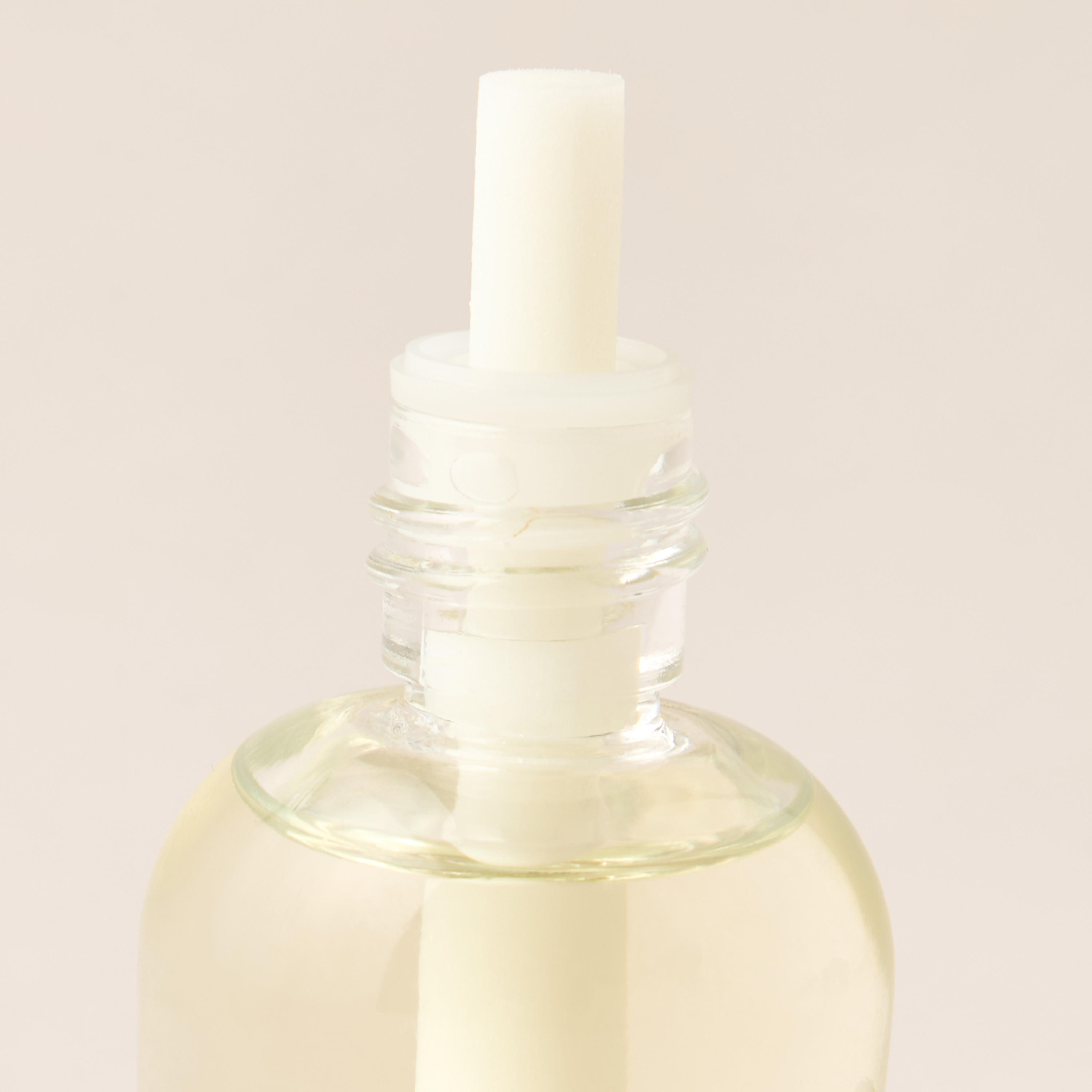 Mahogany Oakwood Home Fragrance Plug-In Refill - 26 ml-household-homefragrance-fragranceoilsandessence-image-3