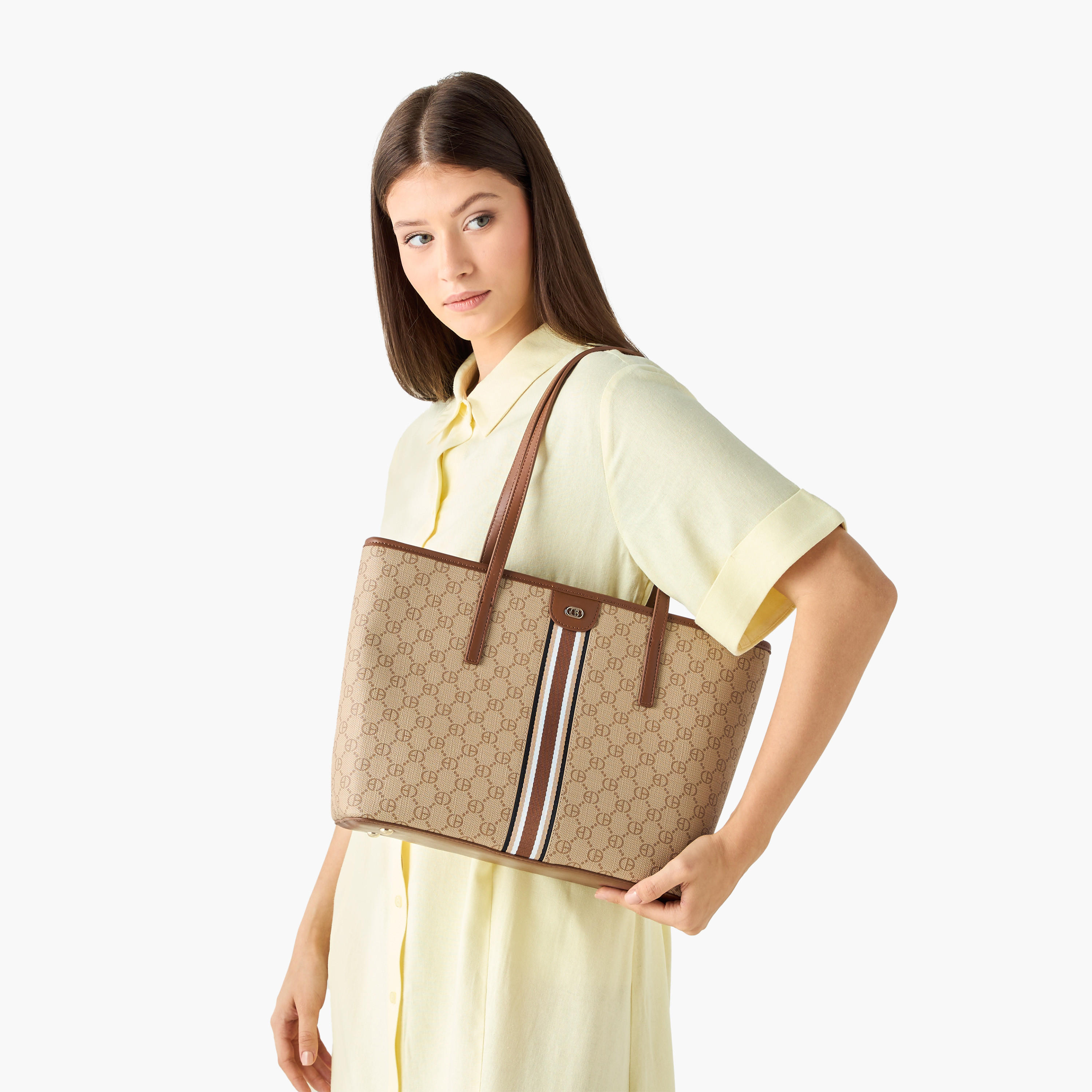 شنطة توتي بطبعات مع محفظة من كريسبيلا-women-bagsandwallets-handbags-image-2