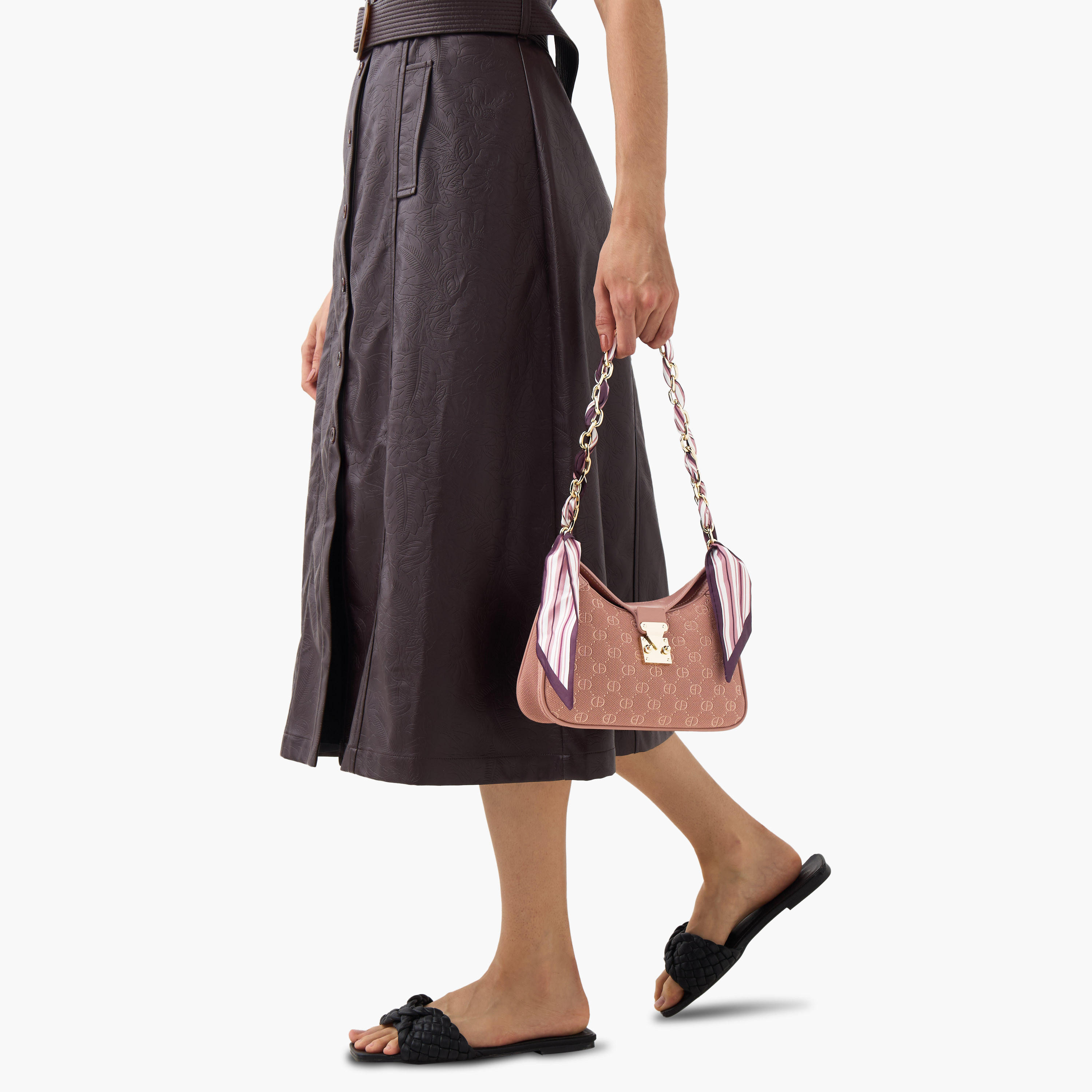 شنطة كتف مطرزة مع محفظة من كريسبيلا-women-bagsandwallets-handbags-image-10