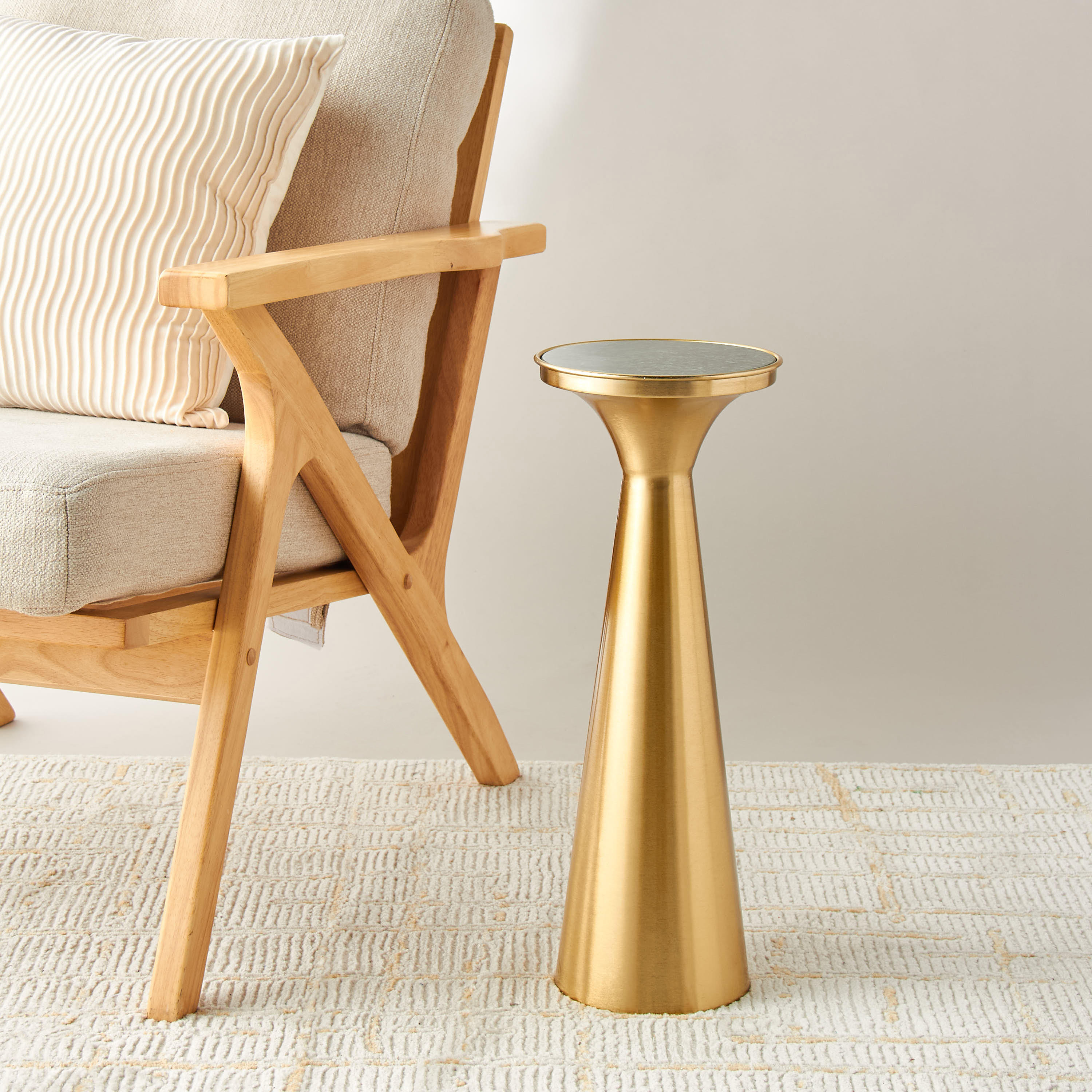 طاولة جانبية بسطح رخام-furniture-livingroom-sideandendtables-image-2