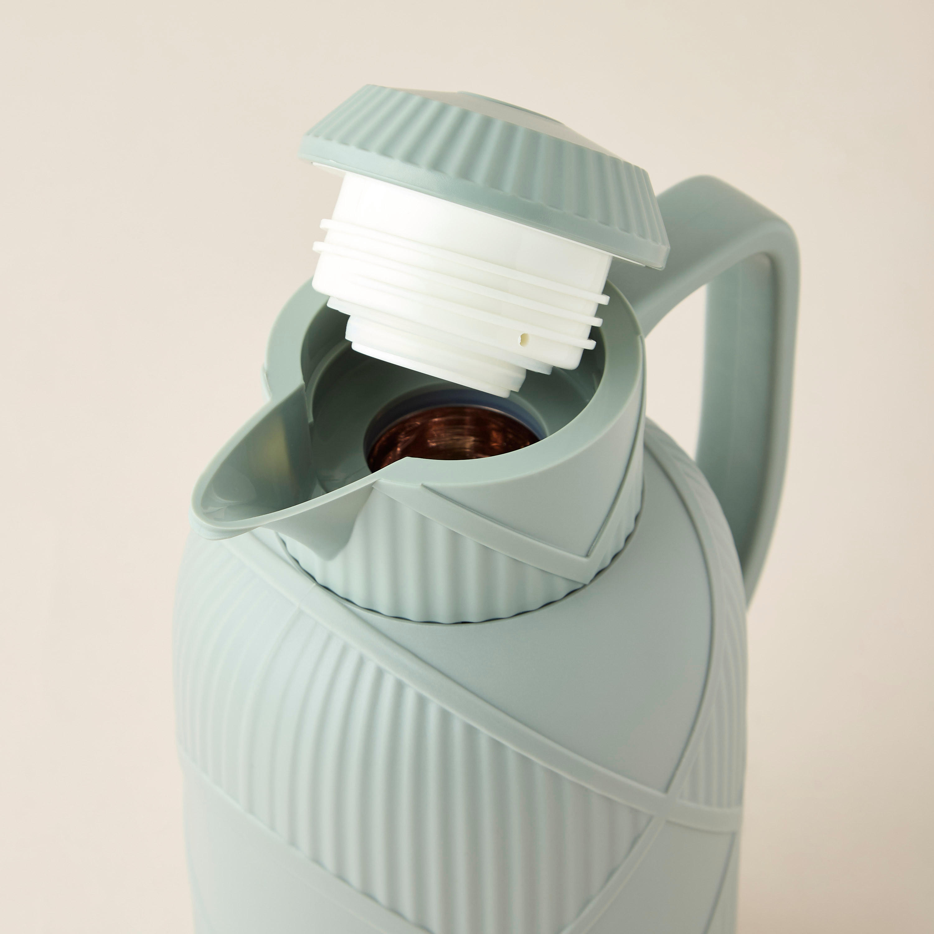 Hiba Textured Vacuum Flask with Handle - 1 L-household-dining-teaandcoffee-vacuumflaskscoffeeandteapots-image-4