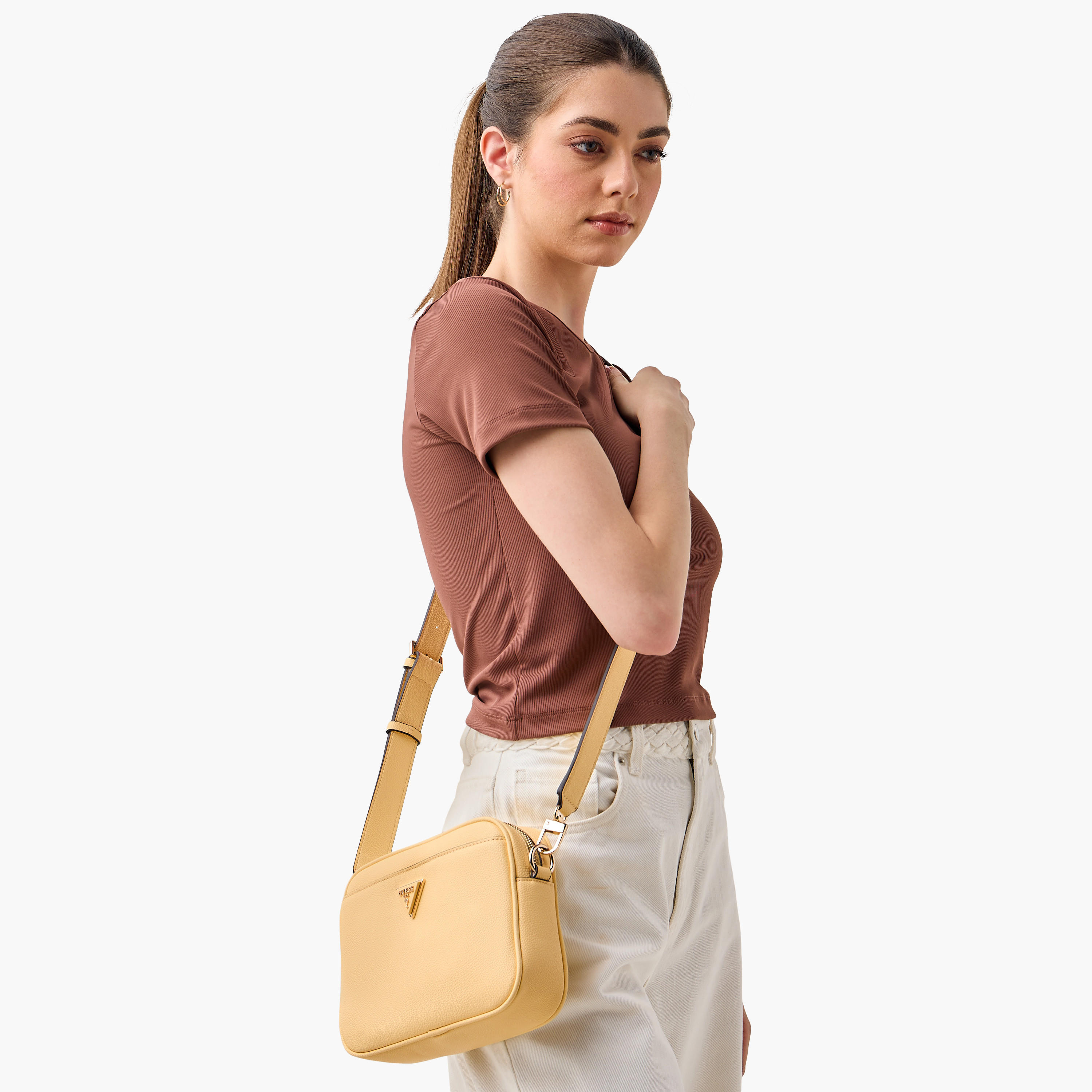 شنطة كروس بودي سادة بحزام قابل للتعديل إيميليا جيرلفريند من جيس-women-bagsandwallets-handbags-image-2