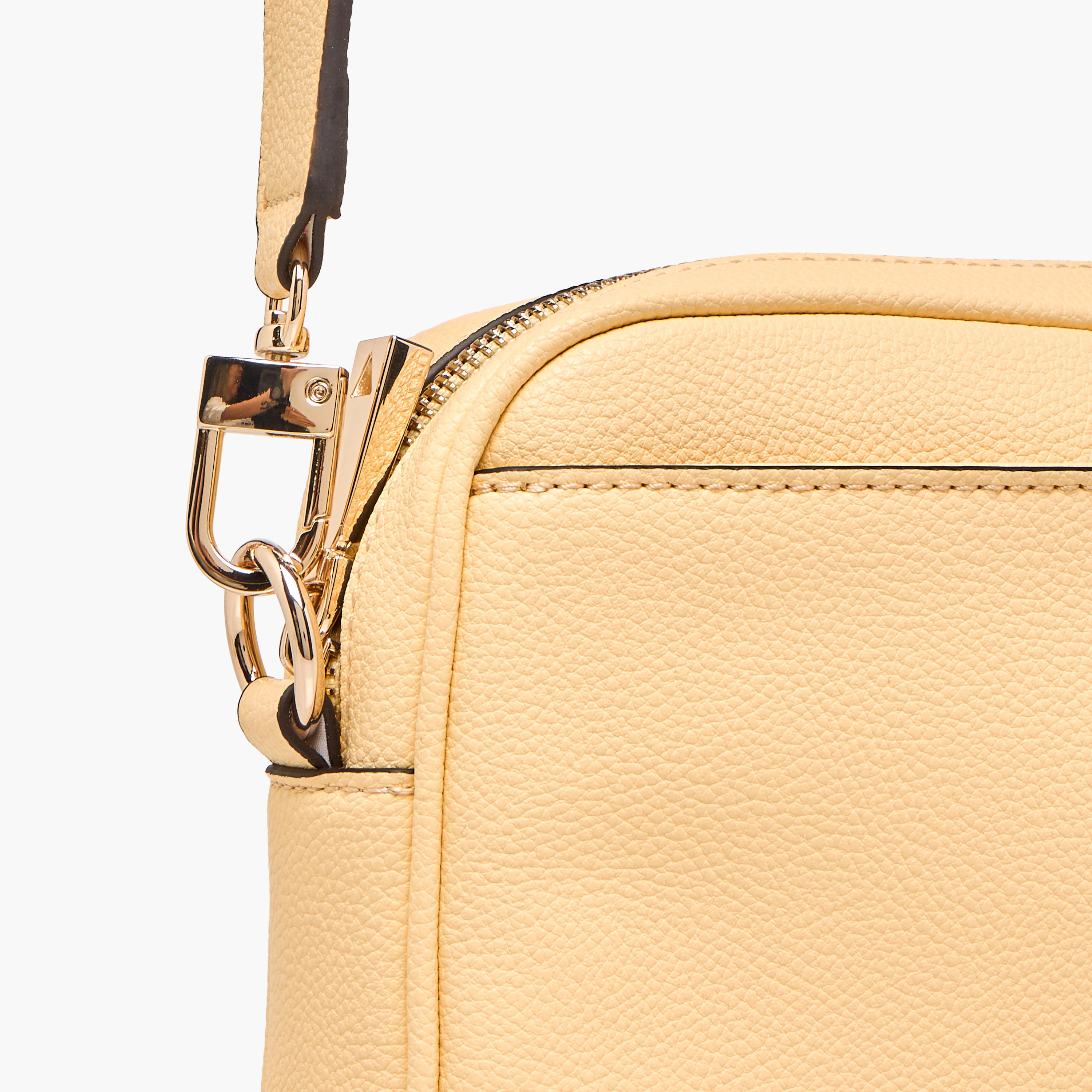 شنطة كروس بودي سادة بحزام قابل للتعديل إيميليا جيرلفريند من جيس-women-bagsandwallets-handbags-image-6