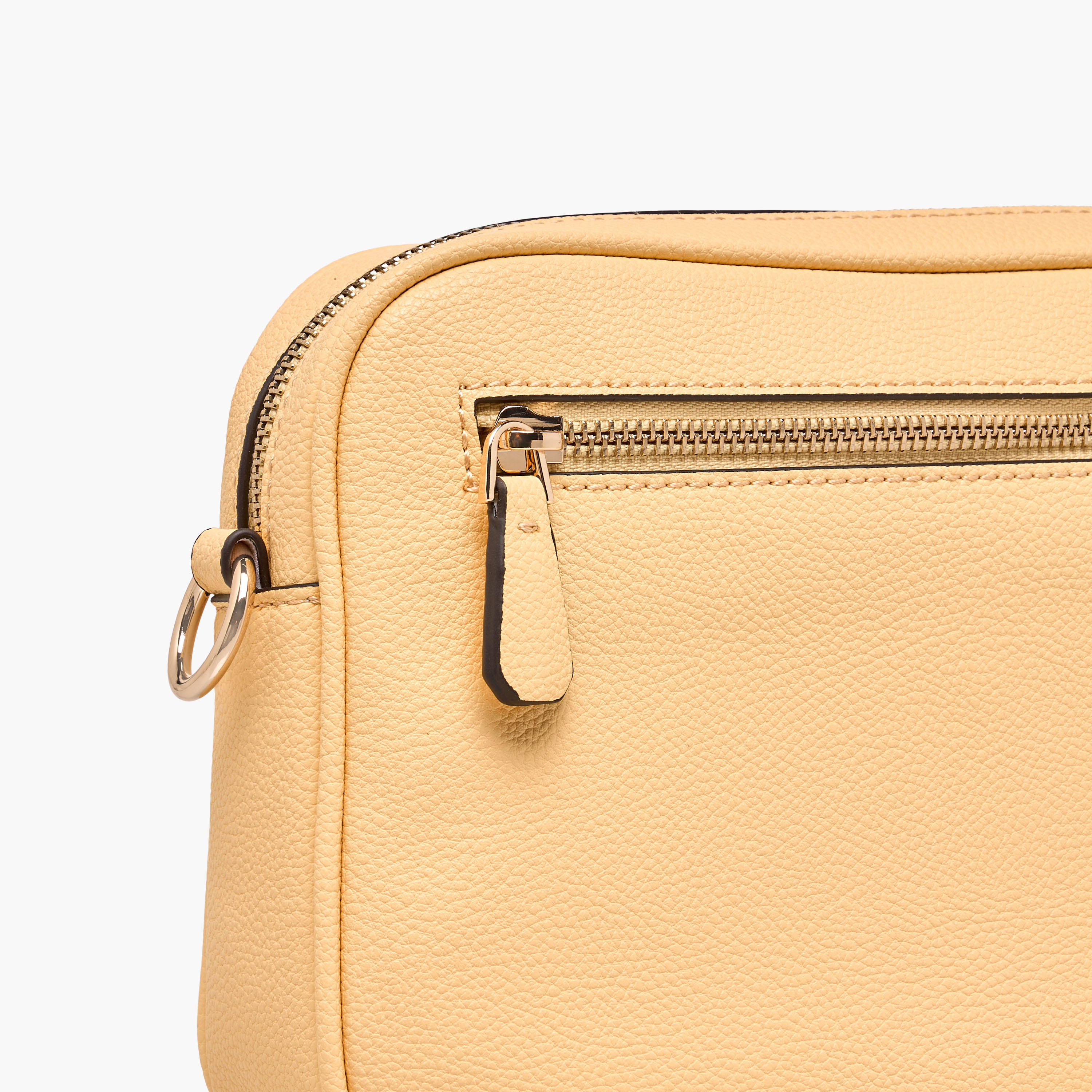 شنطة كروس بودي سادة بحزام قابل للتعديل إيميليا جيرلفريند من جيس-women-bagsandwallets-handbags-image-7