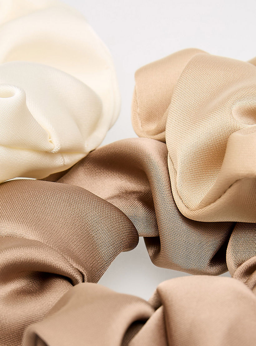 ربطات شعر سكرانشي - عبوة 3 قطع-women-hairaccessories-scrunchies-image-5
