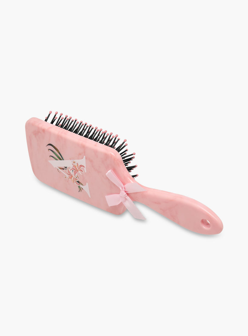 فرشاة شعر بطبعات حرف A-women-hairaccessories-brushesandcombs-image-1