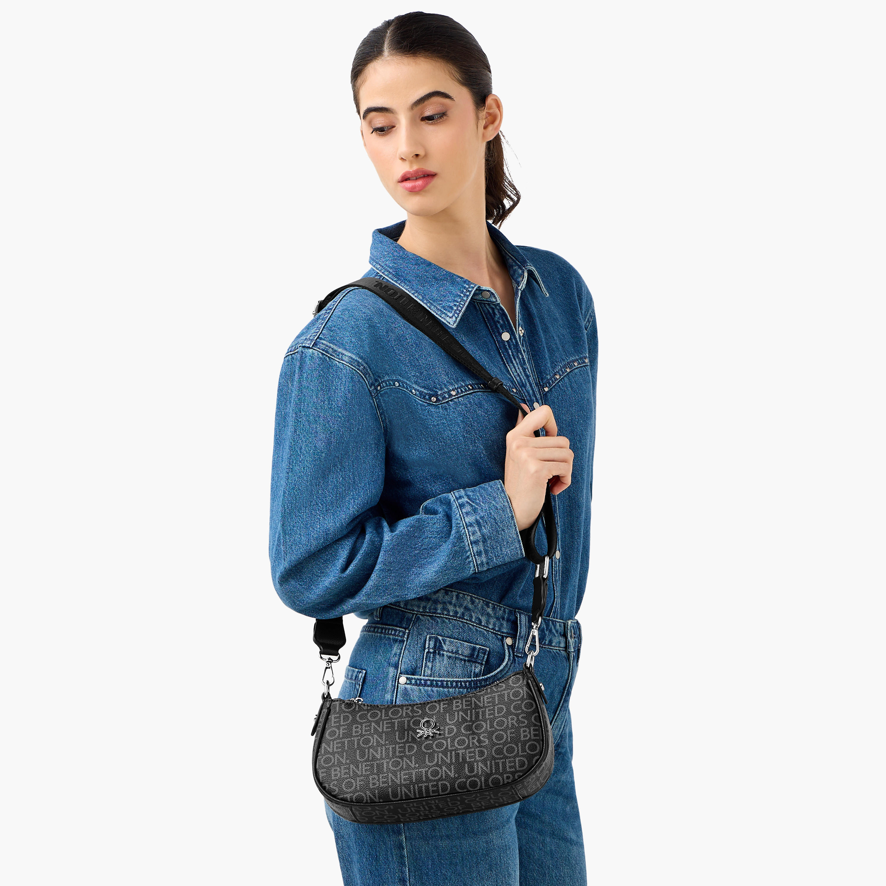 شنطة كروس بودي بحزام قابل للفصل وطبعات مونوجرام من يو سي بي-women-bagsandwallets-handbags-image-2