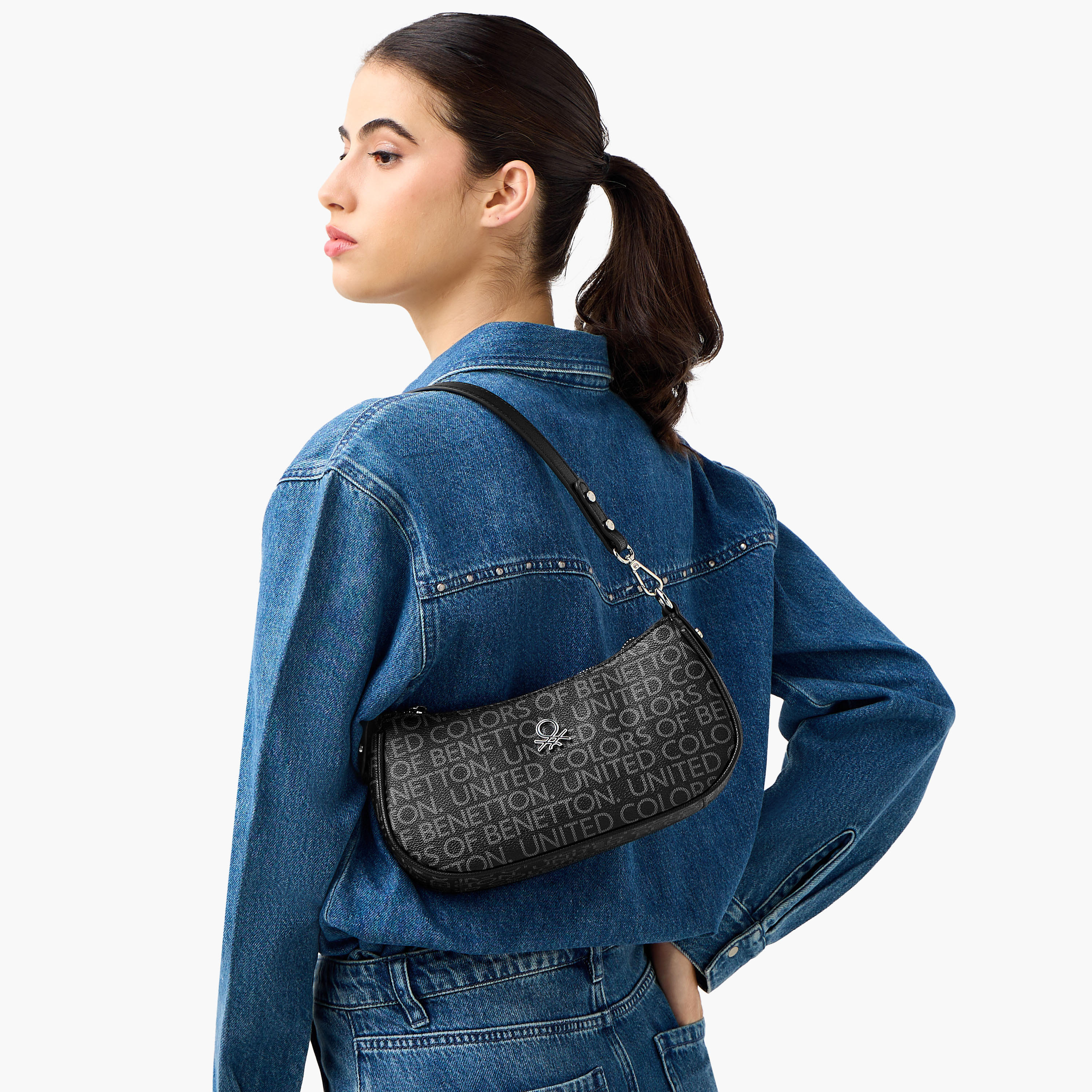 شنطة كروس بودي بحزام قابل للفصل وطبعات مونوجرام من يو سي بي-women-bagsandwallets-handbags-image-9