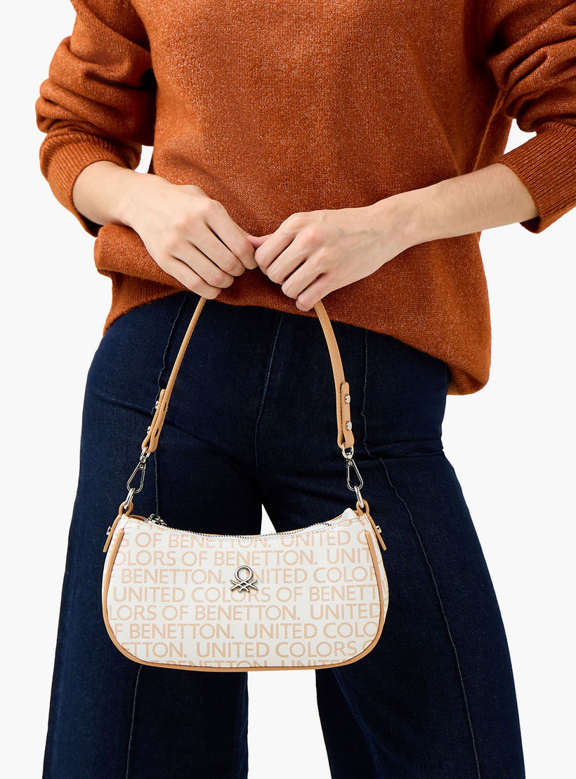 شنطة كروس بطبعات شعار مع حزام قابل للتعديل من يو سي بي-women-bagsandwallets-handbags-image-2