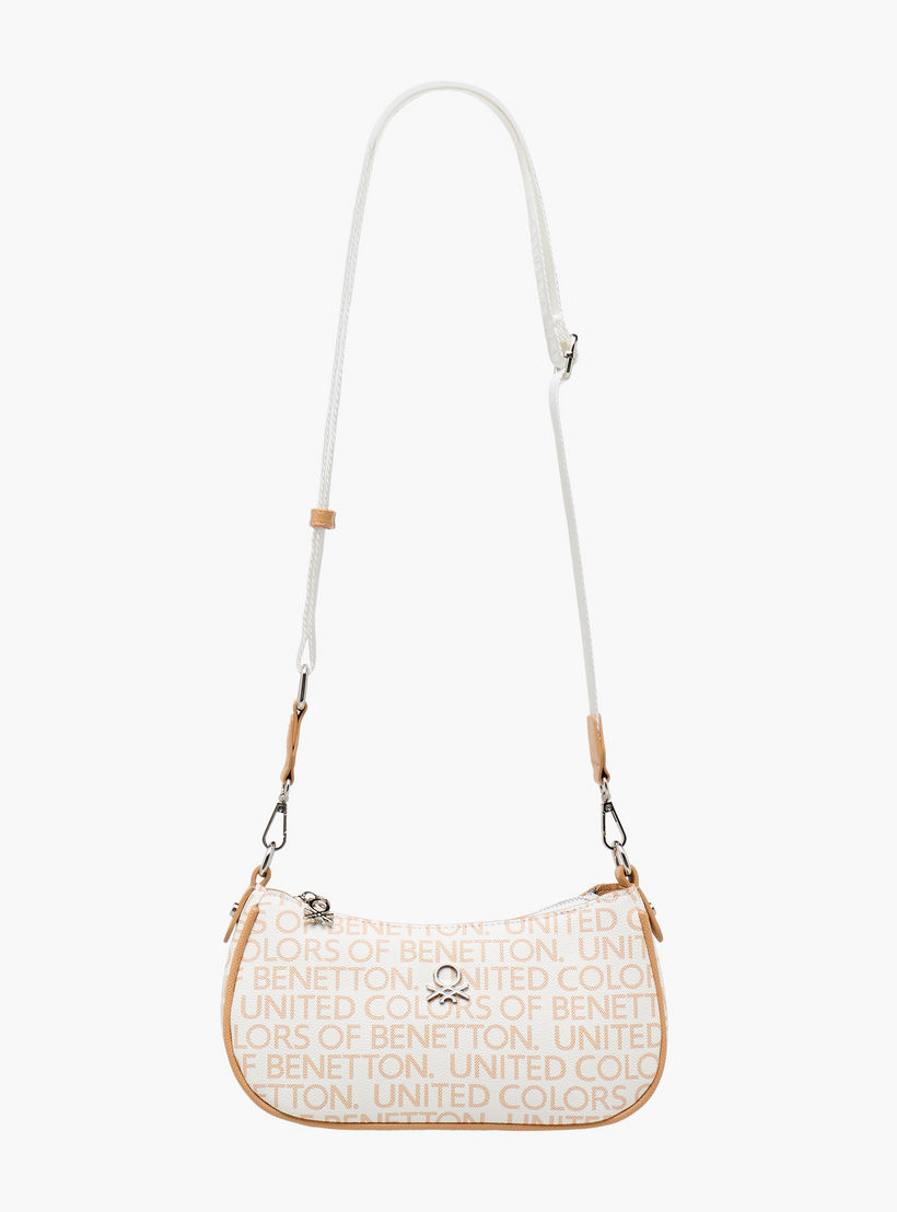 شنطة كروس بطبعات شعار مع حزام قابل للتعديل من يو سي بي-women-bagsandwallets-handbags-image-3