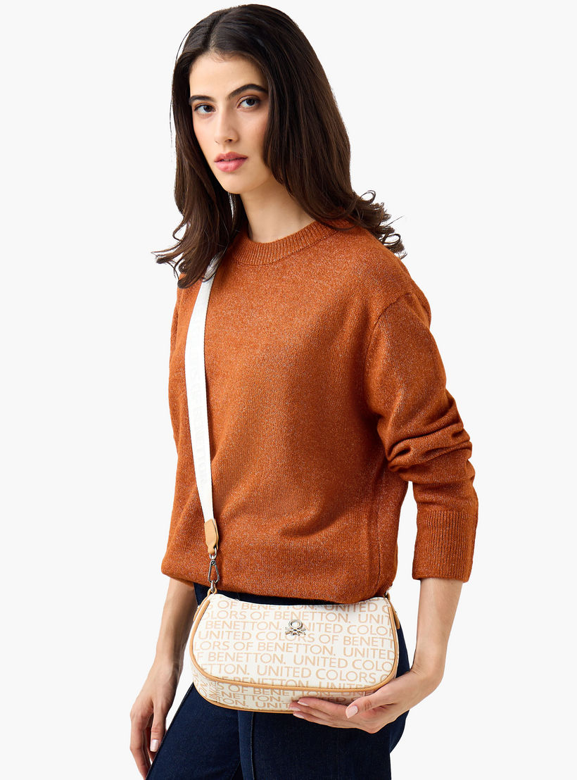 شنطة كروس بطبعات شعار مع حزام قابل للتعديل من يو سي بي-women-bagsandwallets-handbags-image-8