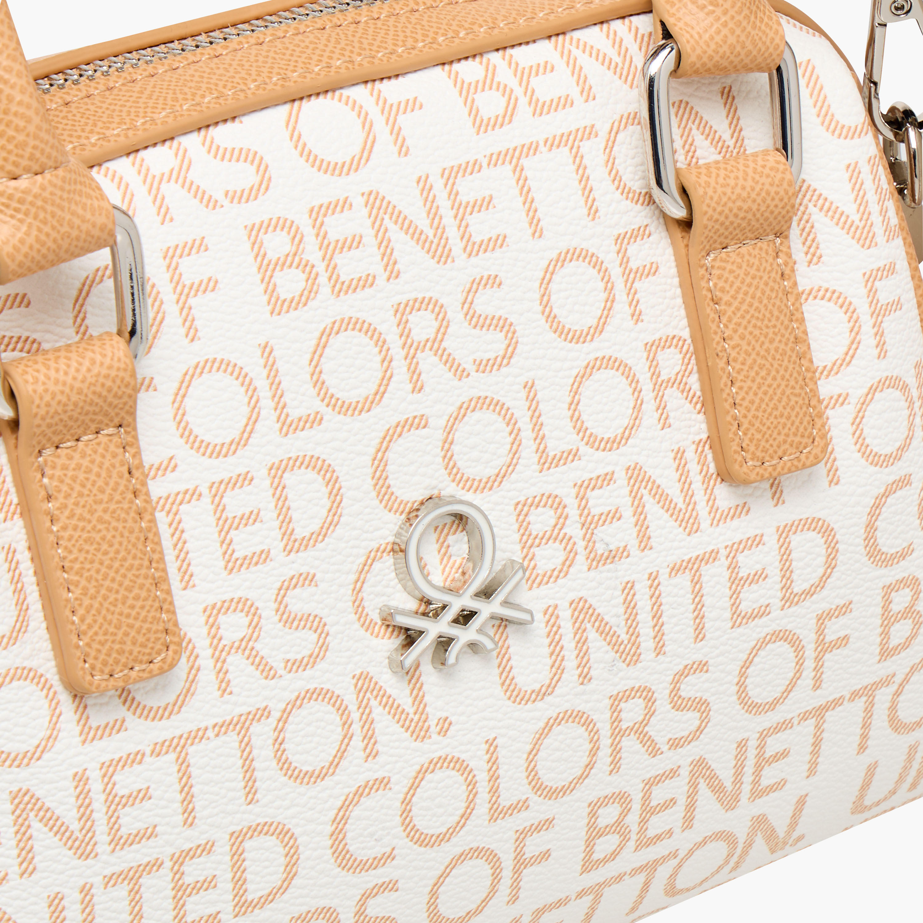 شنطة توتي بطبعات مونوجرام مع حزام قابل للفصل من يو سي بي-women-bagsandwallets-handbags-image-5