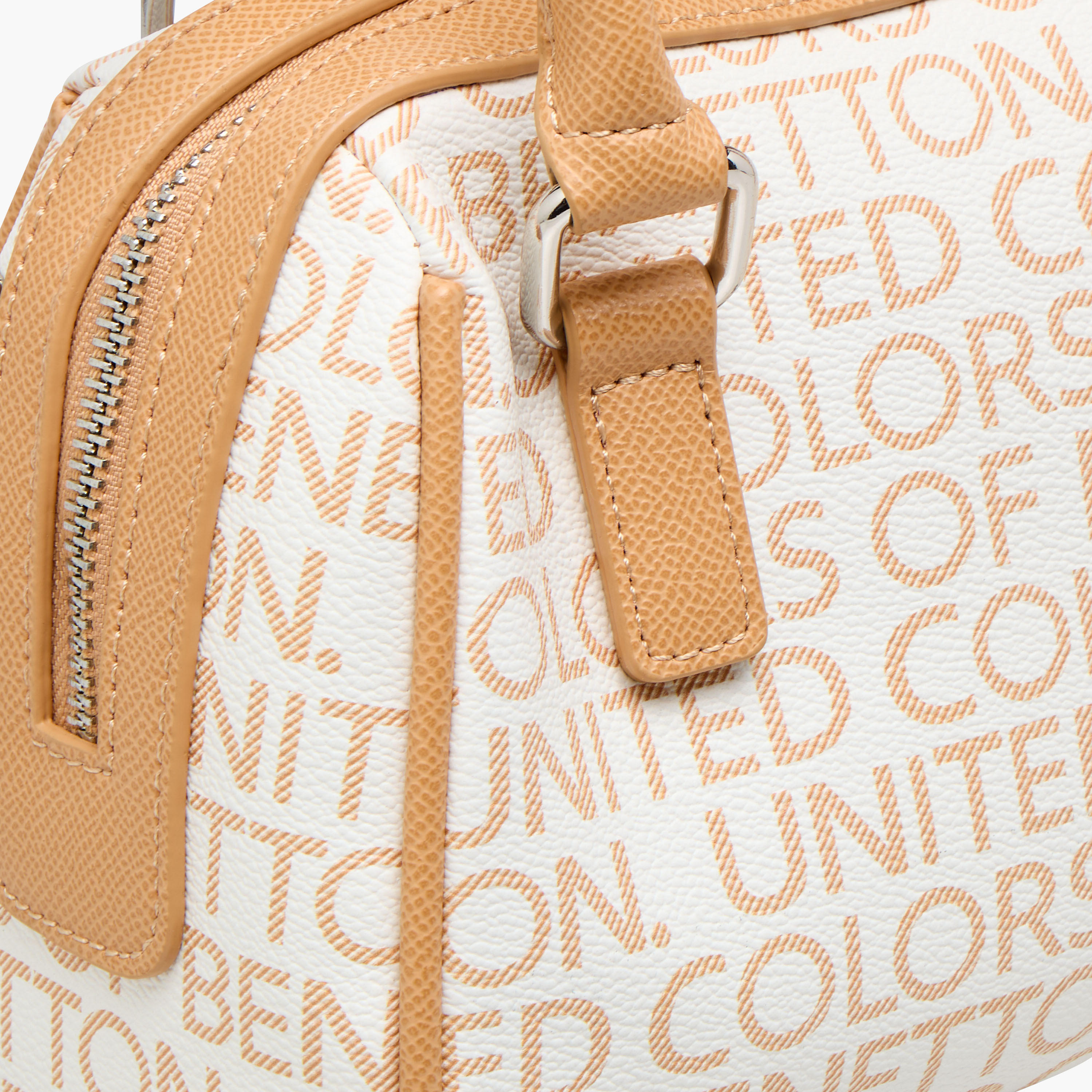 شنطة توتي بطبعات مونوجرام مع حزام قابل للفصل من يو سي بي-women-bagsandwallets-handbags-image-6