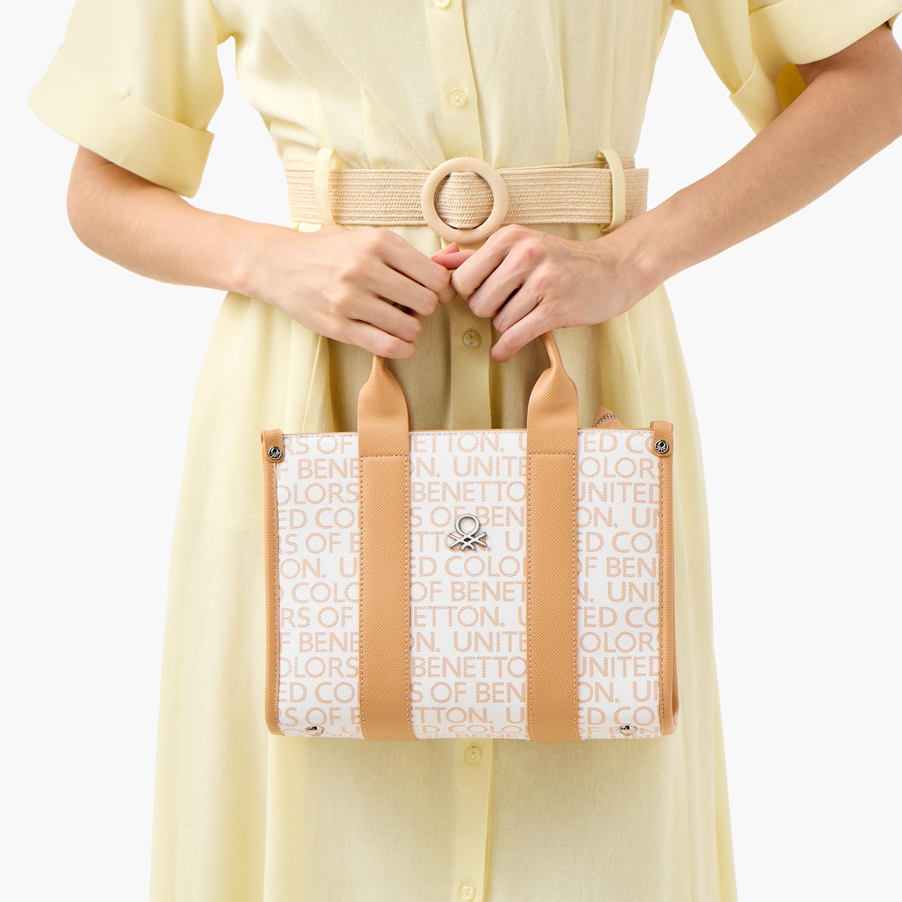 شنطة توتي بحزام قابل للفصل وطبعات مونوجرام من يو سي بي-women-bagsandwallets-handbags-image-2