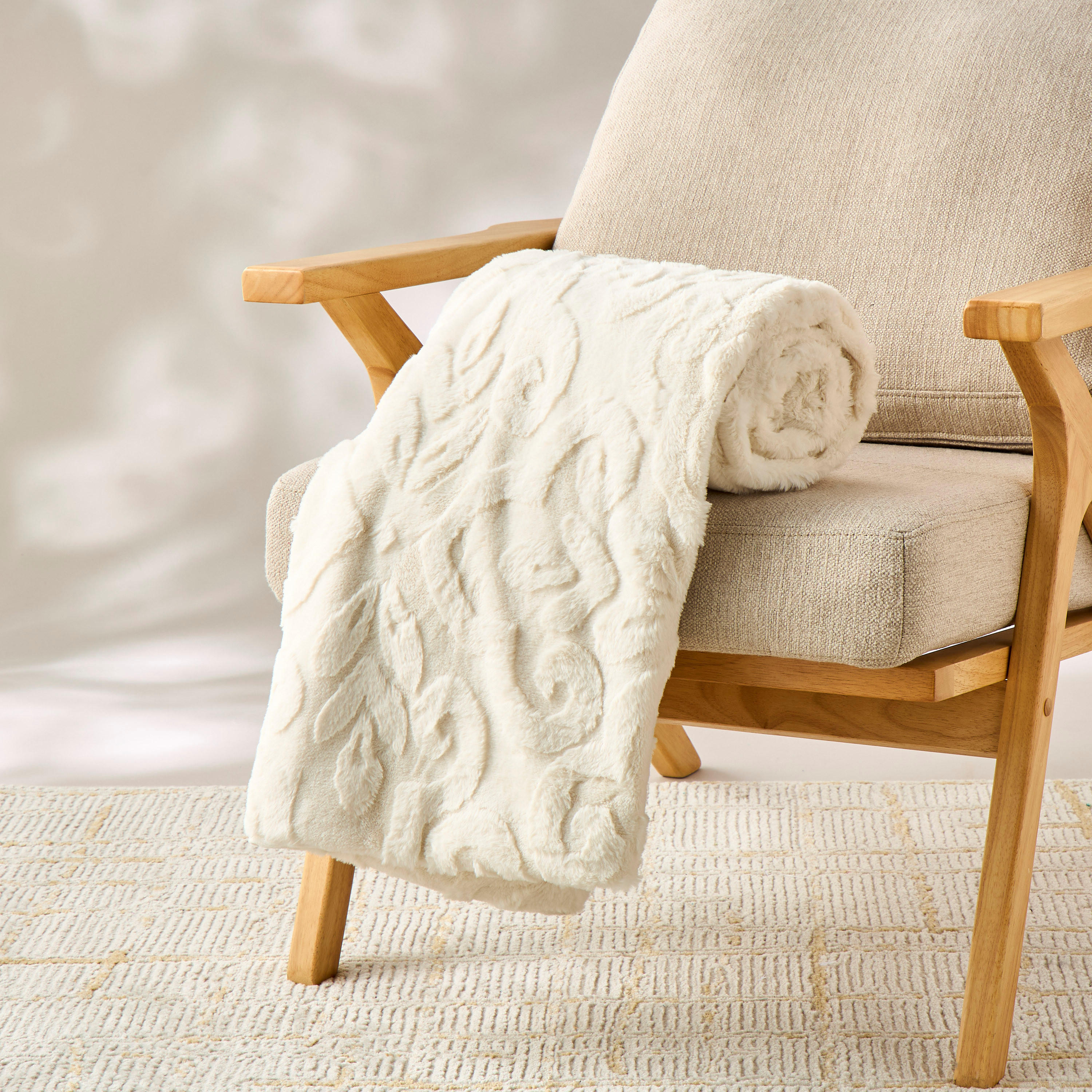 Gia Como - Jacquard Throw Rabbit Fur - Ivory -household-cushionsandthrows-throwsandblankets-throws-image-1