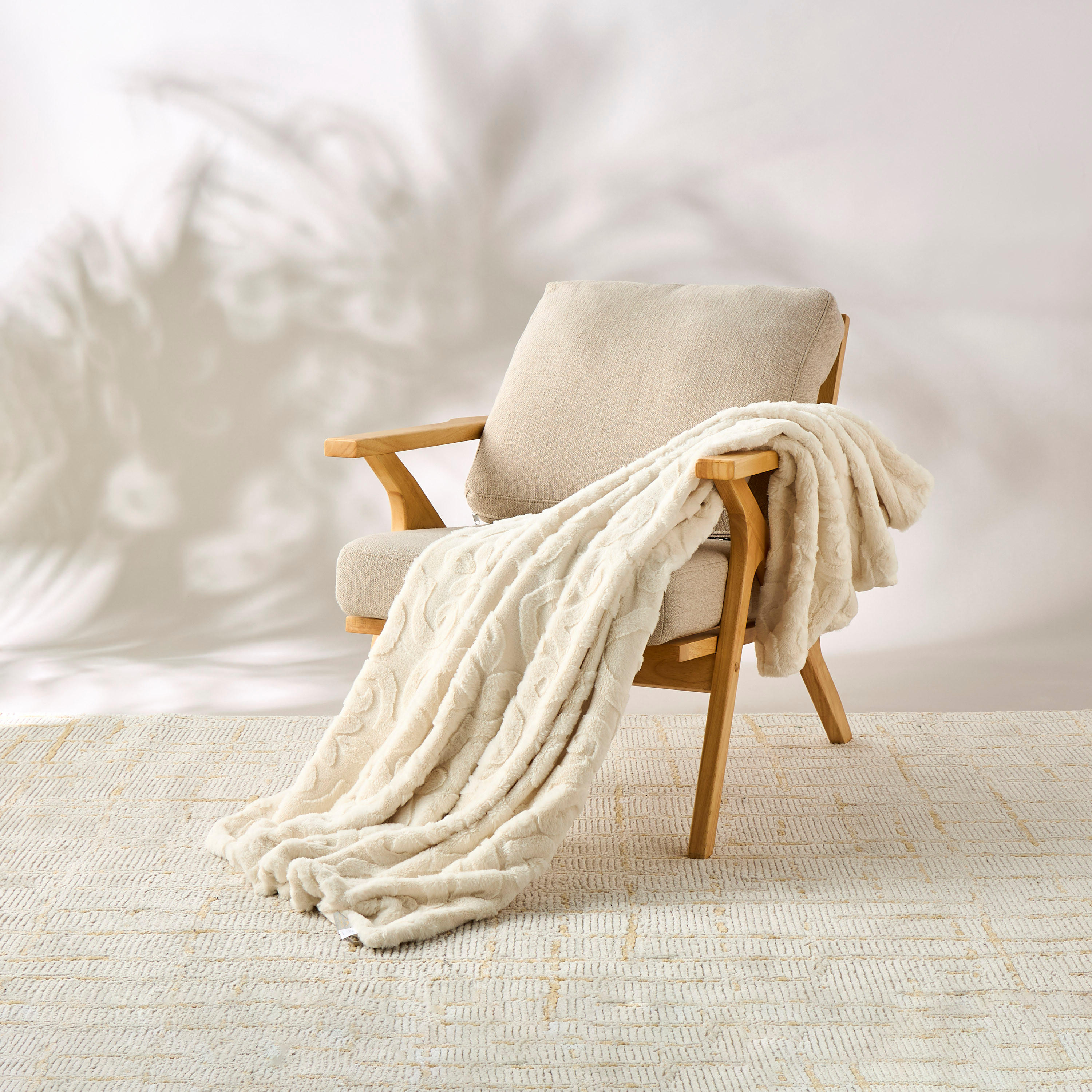 Gia Como - Jacquard Throw Rabbit Fur - Ivory -household-cushionsandthrows-throwsandblankets-throws-image-2