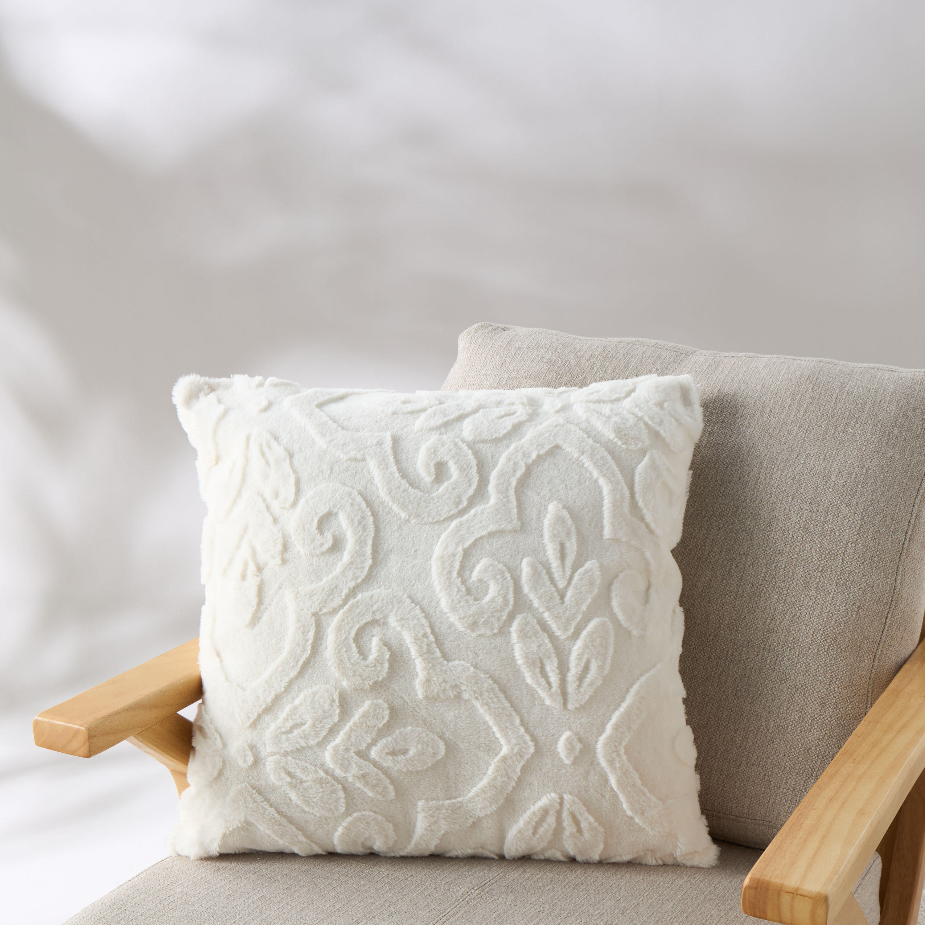 Gia Como - Jacquard Cushion Rabbit Fur - Ivory-household-cushionsandthrows-filledcushions-decorativecushions-image-2