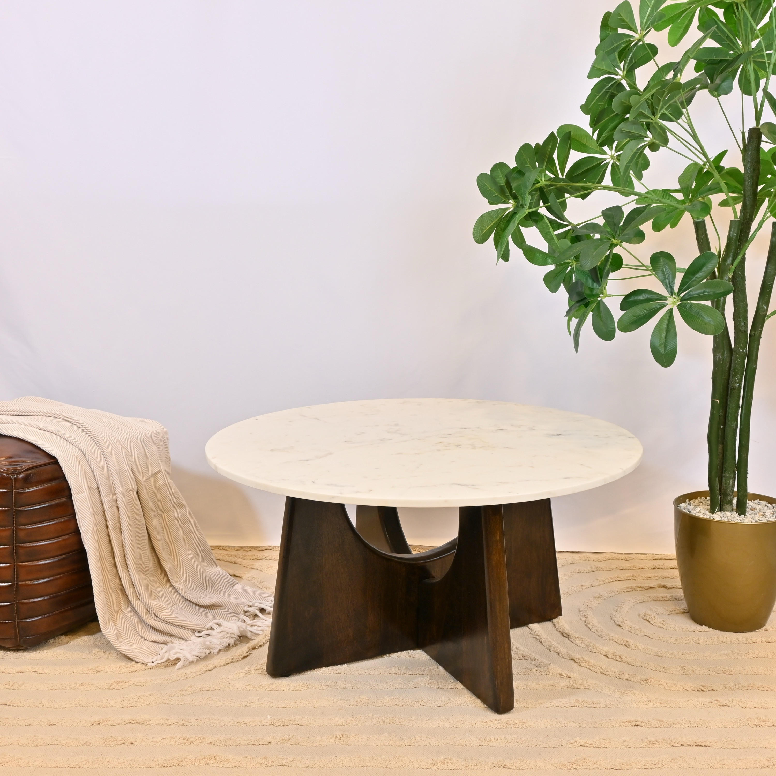 طاولة قهوة بسطح رخام صنعت بواسطة لايف ستايل-furniture-livingroom-coffeetables-image-1