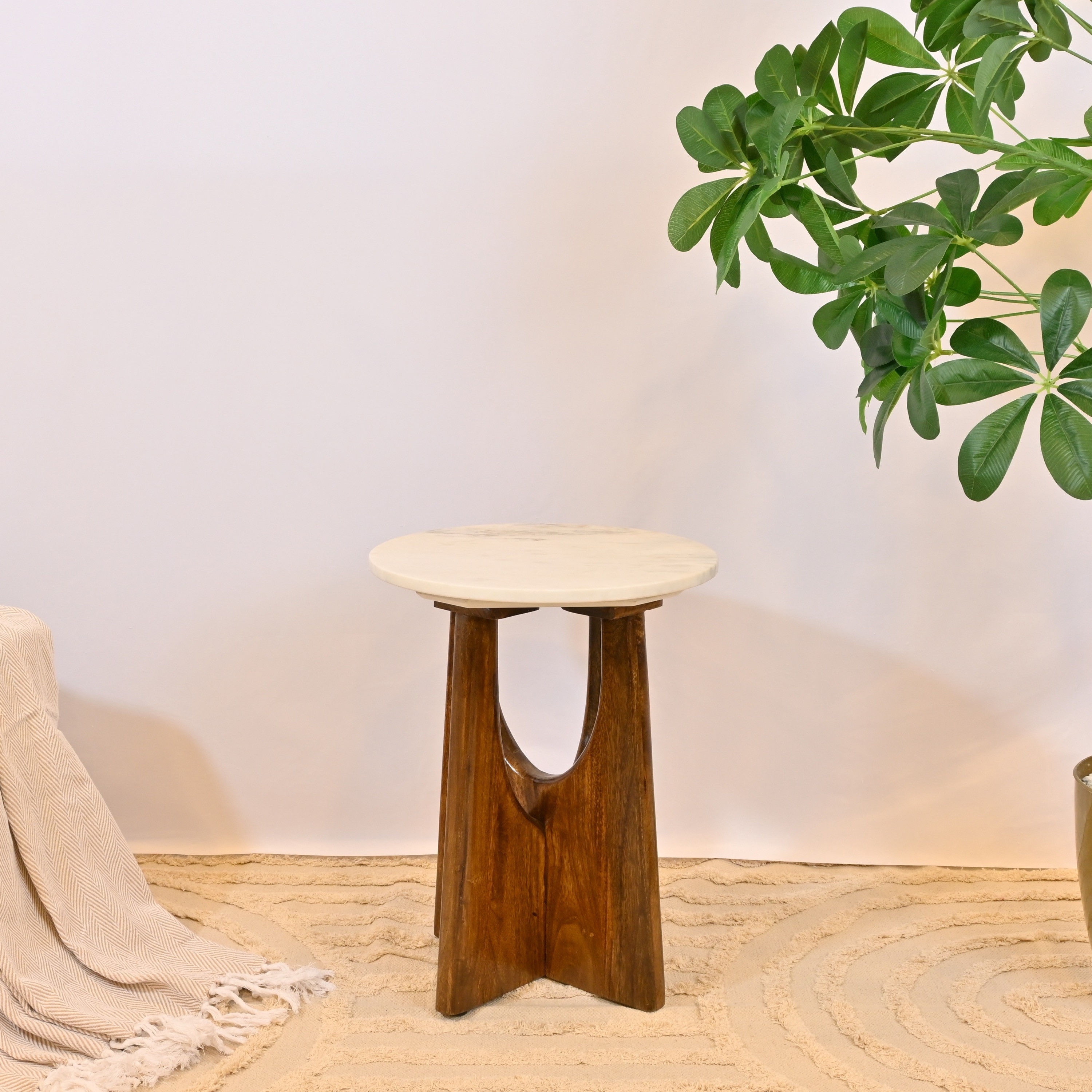 طاولة زينة بسطح رخام صنعت بواسطة لايف ستايل-furniture-livingroom-sideandendtables-image-1