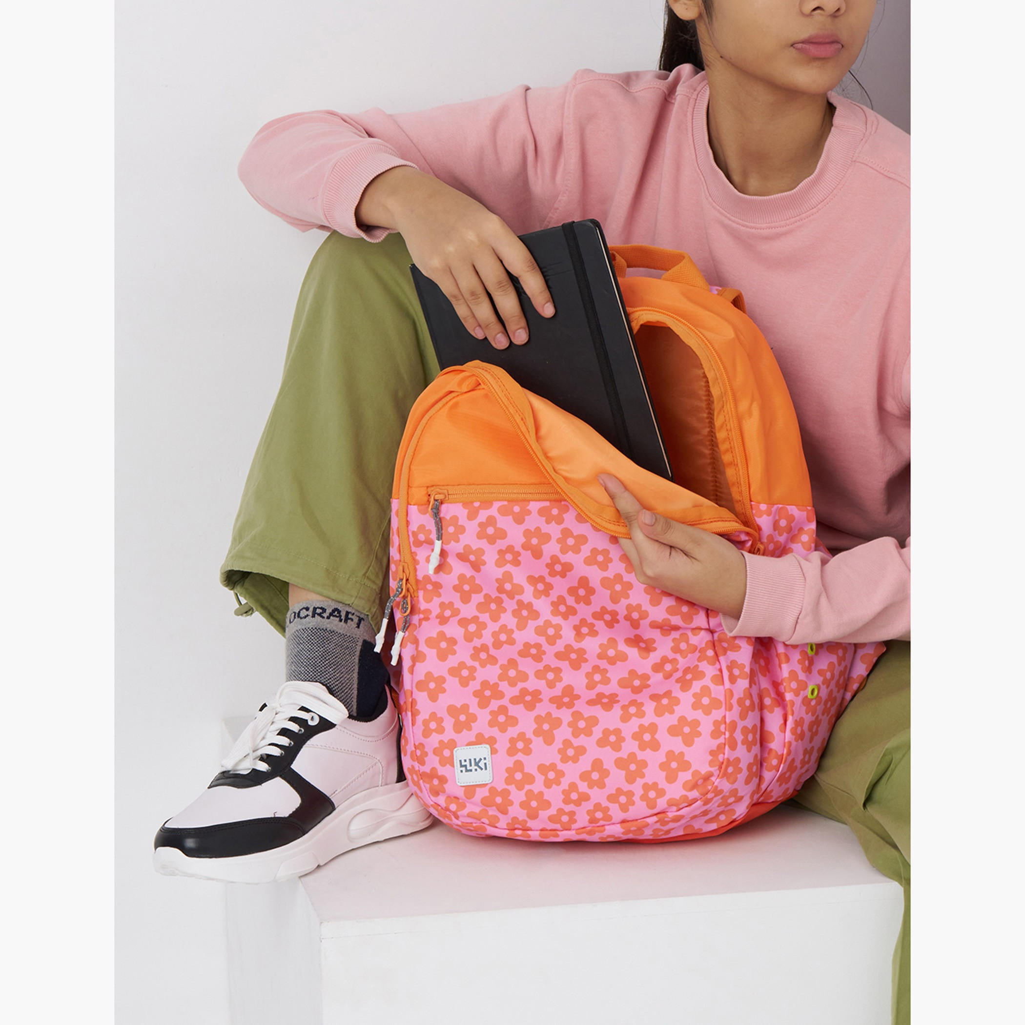 شنطة مدرسية بطبعات مع شنطة نقود صغيرة من وايلدكرافت - 19×19×41 سم-school-bagsandbackpacks-backpacks-image-3