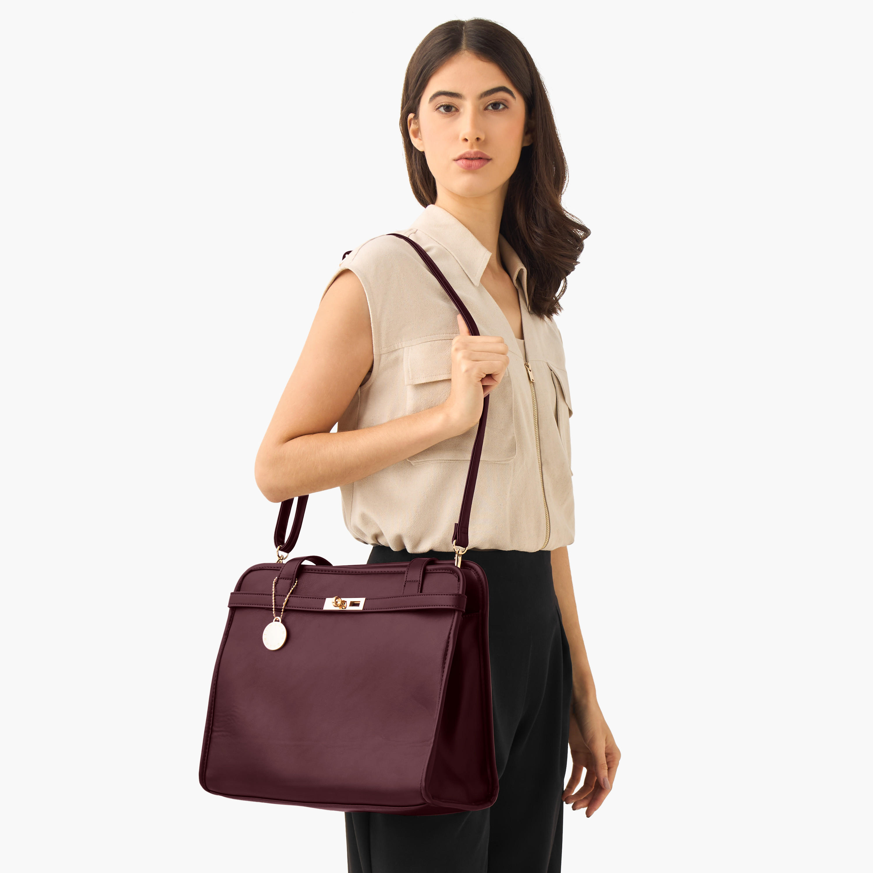 شنطة توتي مزينة بتفاصيل دلايات وحزام قابل للفصل من مارينا جالانتي-women-bagsandwallets-handbags-image-8
