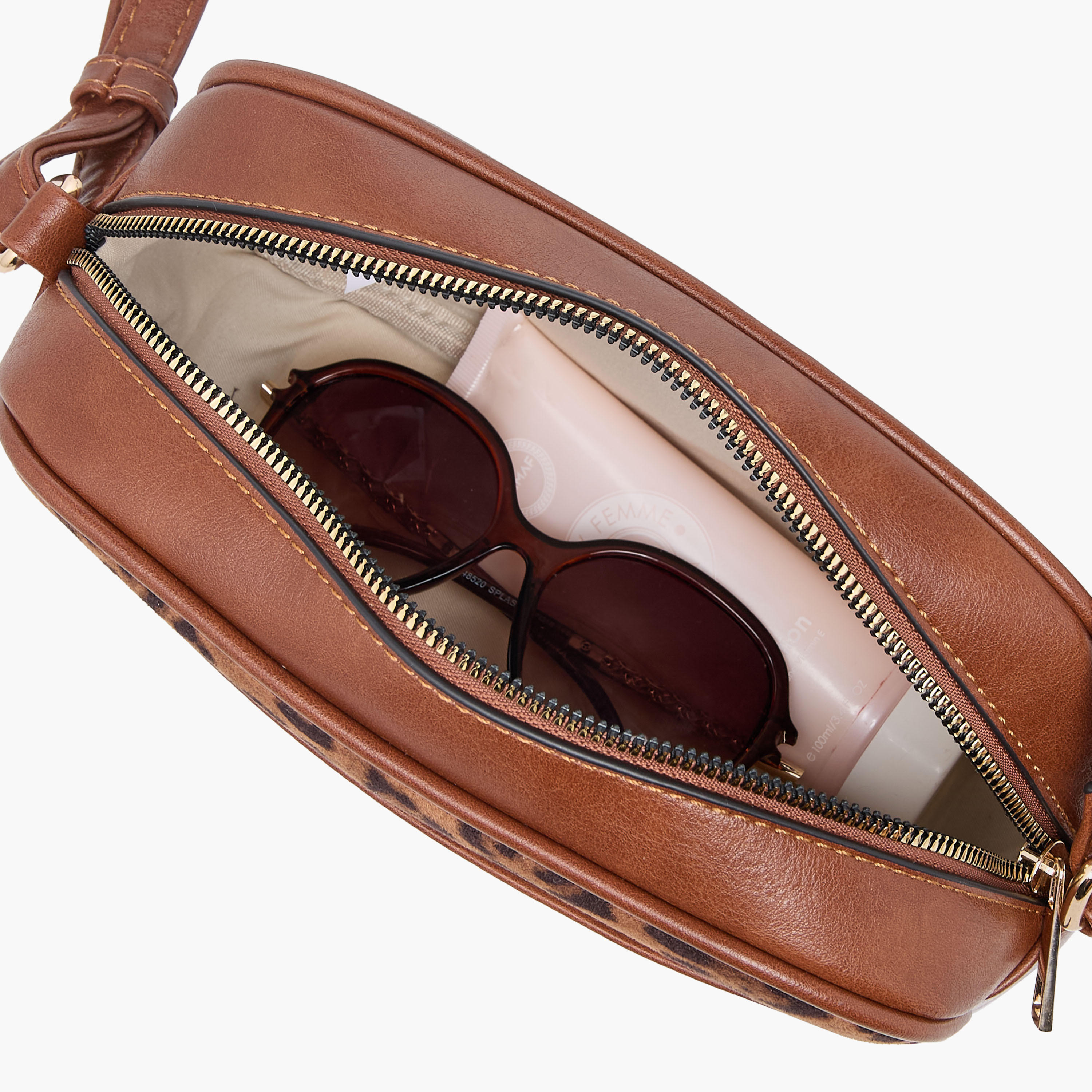 شنطة كروس بودي بملمس حيوانات وحزام قابل للتعديل من مارينا جالانتي-women-bagsandwallets-handbags-image-8