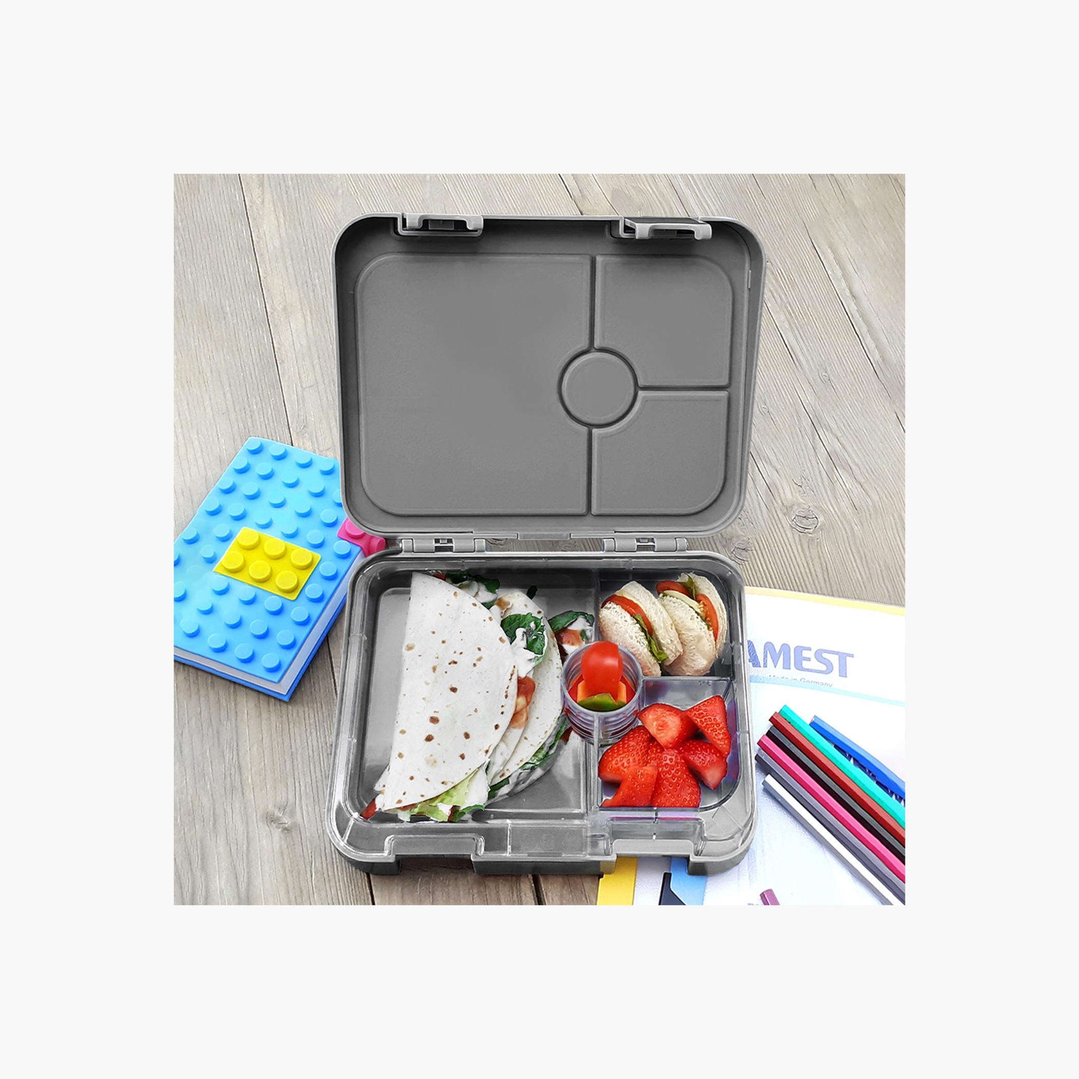 طقم شنطة غداء بنتو بطبعات بـ4 أقسام مع قاطع ساندويتشات من إيزي كيدز-school-lunchessentials-lunchboxes-image-5