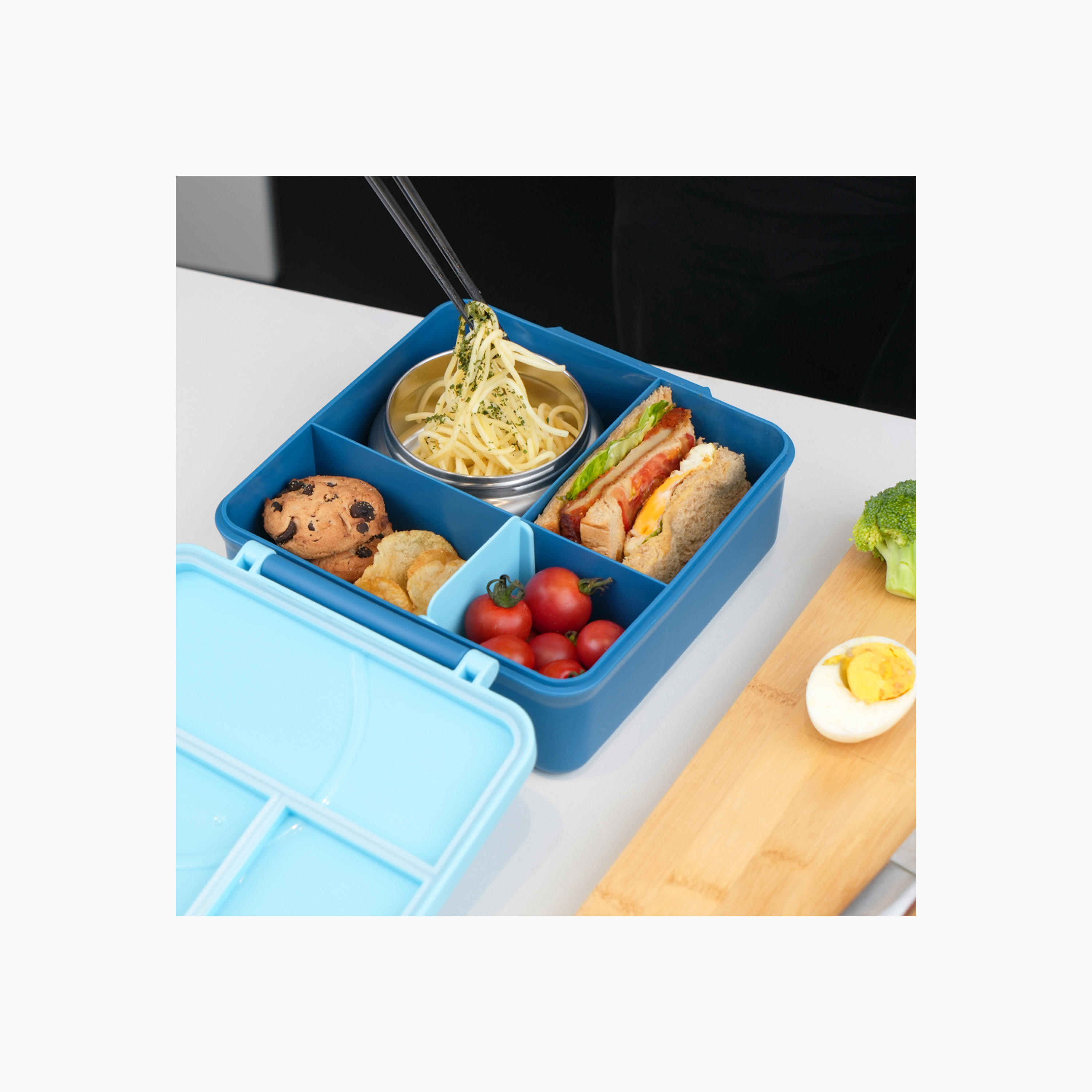 صندوق غداء مقسم سادة مع أدوات مائدة وجرة طعام من إيزي كيدز-school-lunchessentials-lunchboxes-image-11
