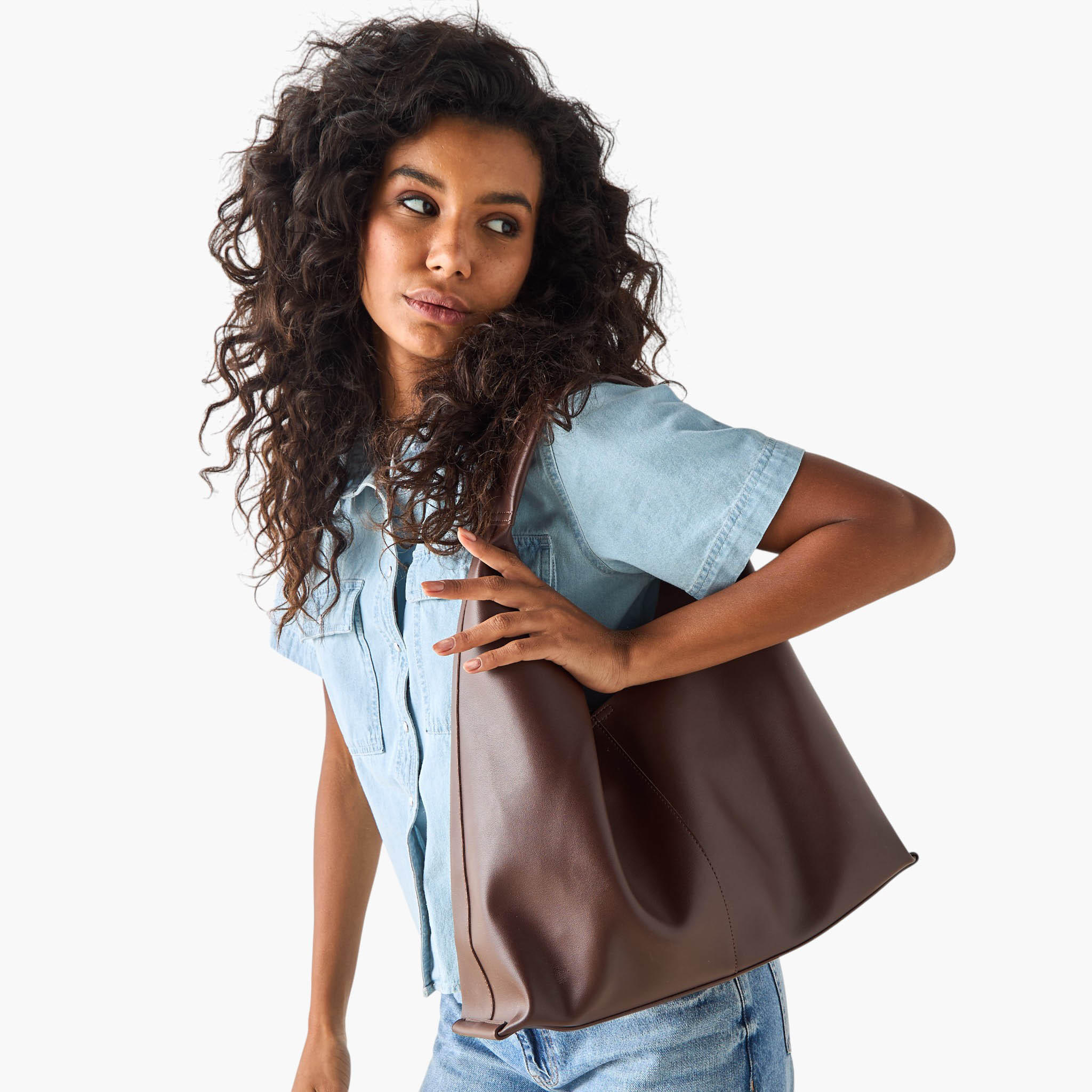 شنطة هوبو بلون سادة مع محفظة تيا من ساشا-women-bagsandwallets-handbags-image-2