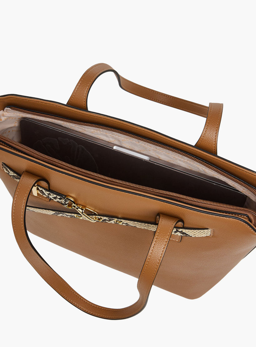 شنطة توتي بتفاصيل حزام حيوانات بارزة الملمس مع مقابض من ساشا-women-bagsandwallets-handbags-image-8