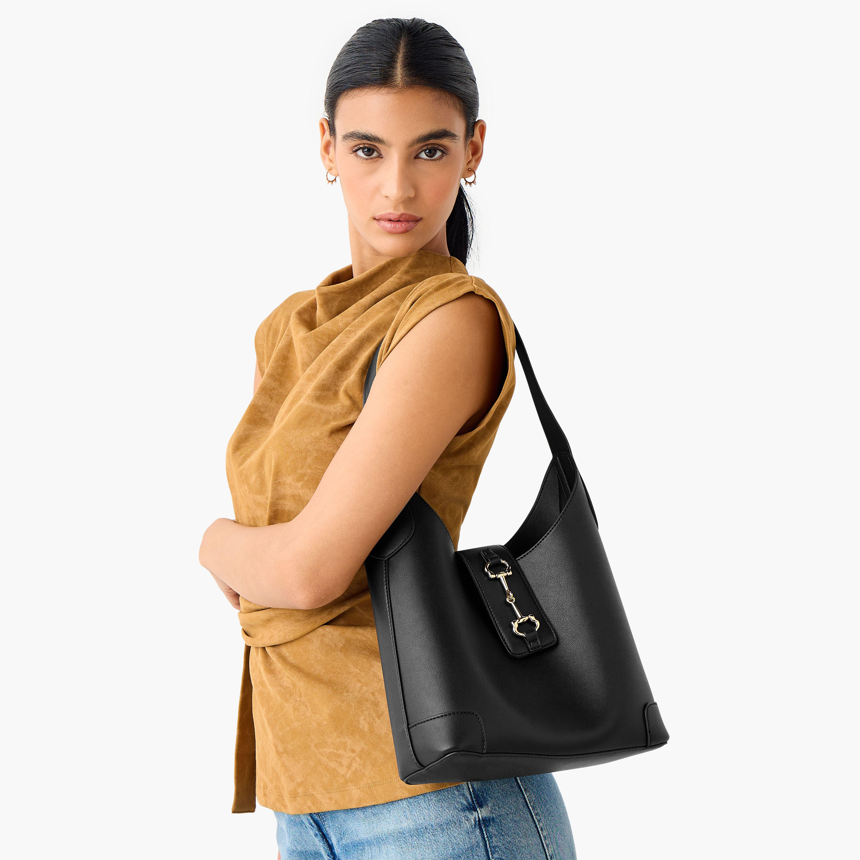 شنطة هوبو سادة مع شنطة صغيرة كودس من ساشا-women-bagsandwallets-handbags-image-2