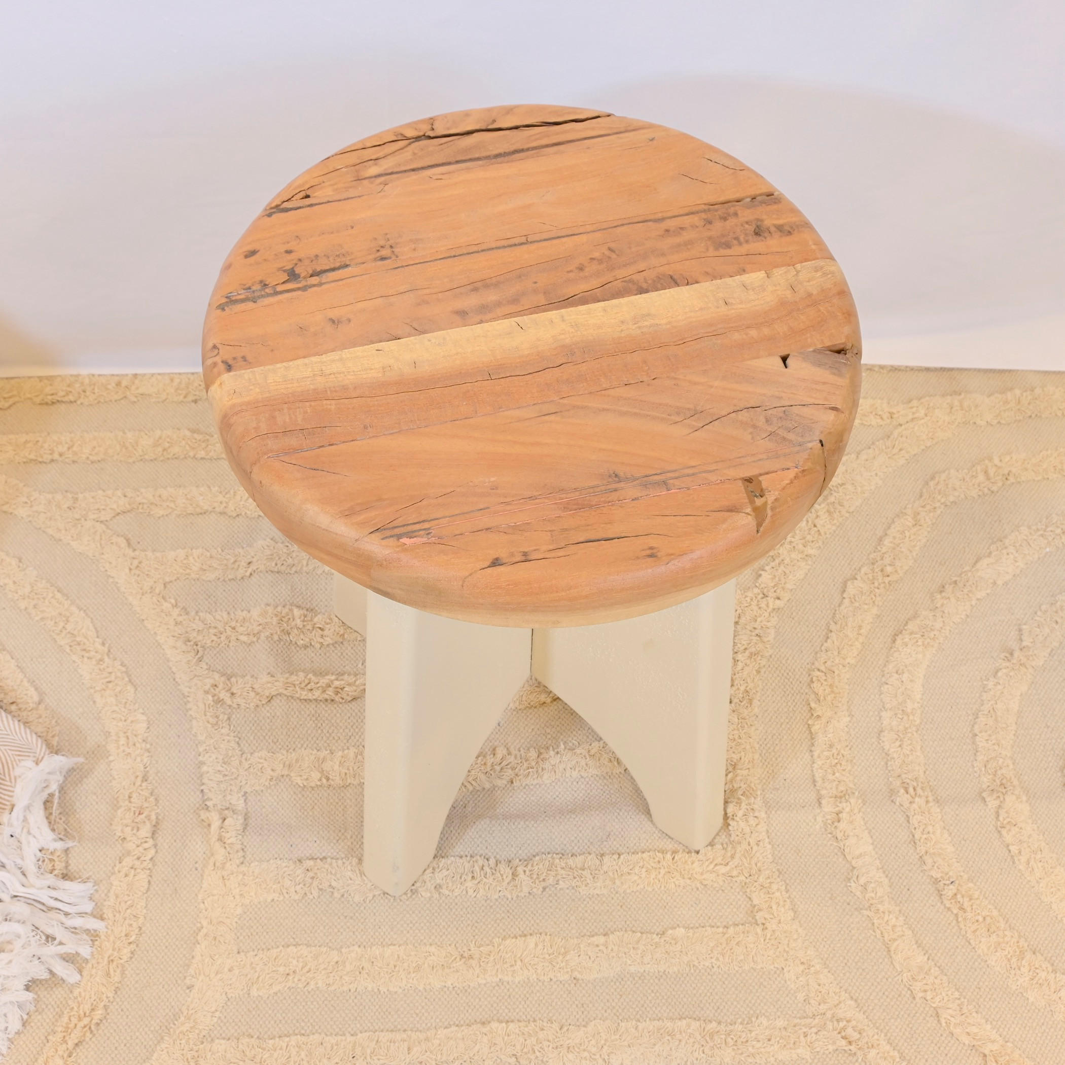 طاولة زينة بسطح خشب صنعت بواسطة لايف ستايل-furniture-livingroom-sideandendtables-image-2