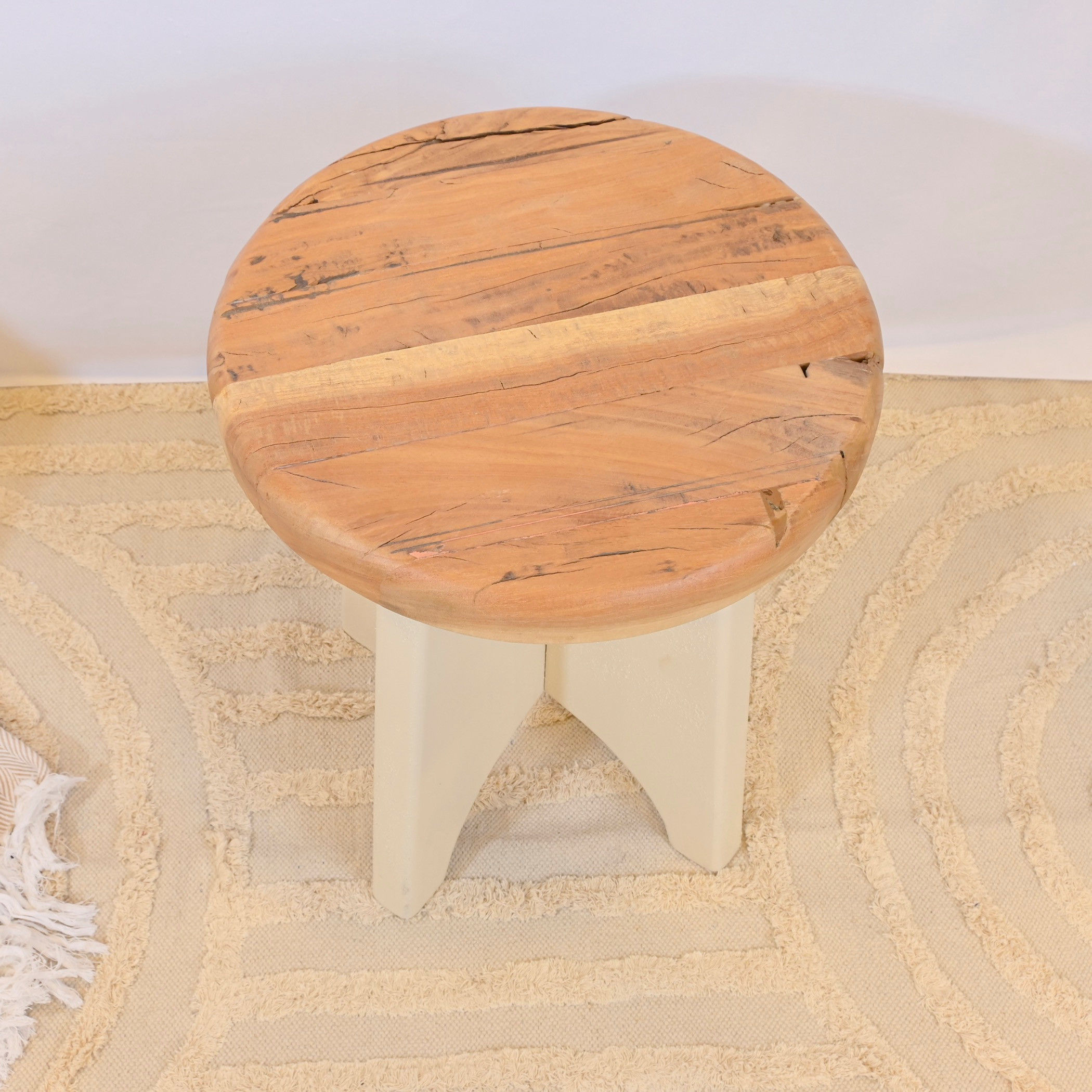طاولة زينة بسطح خشب صنعت بواسطة لايف ستايل-furniture-livingroom-sideandendtables-image-2