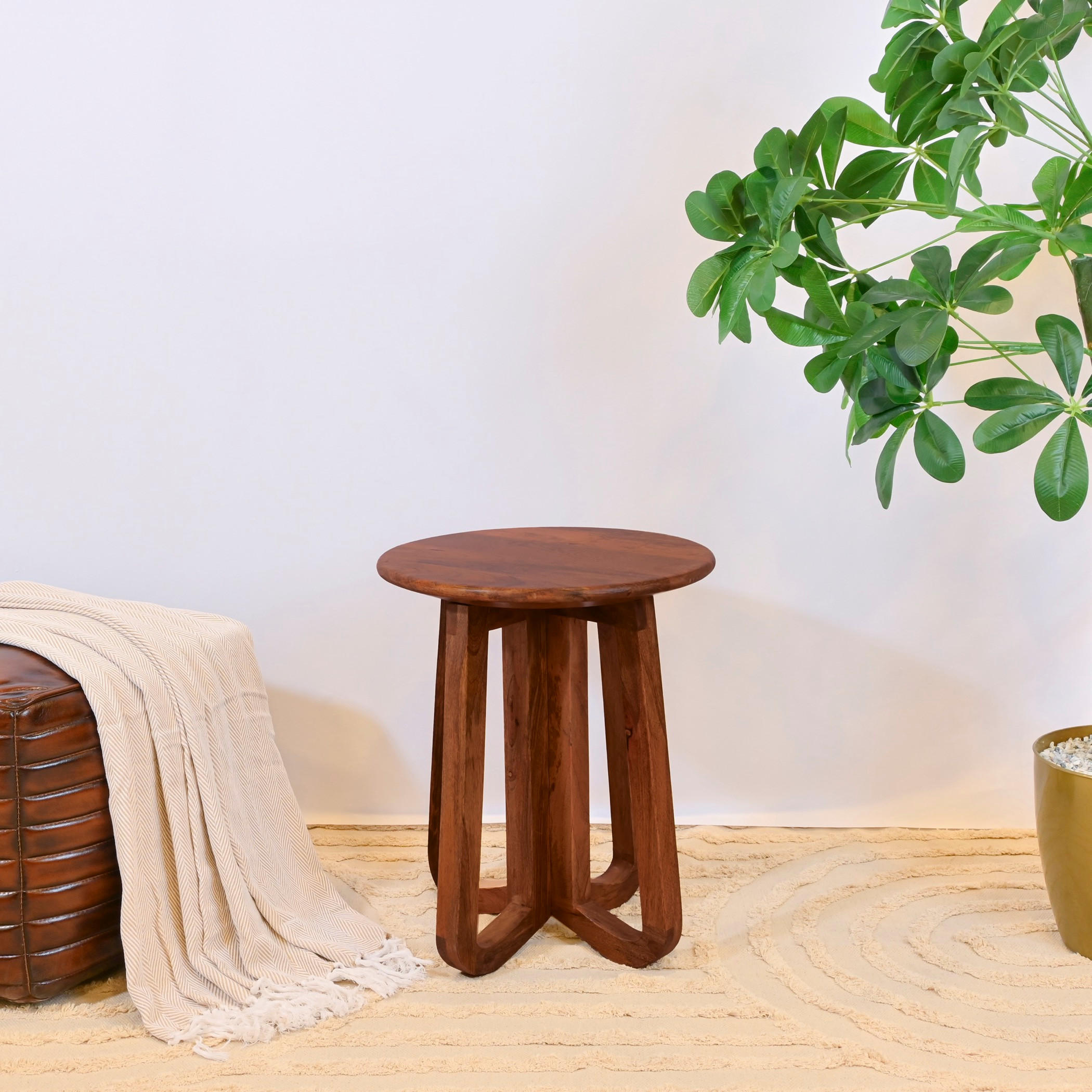 طاولة زينة بسطح خشب صنعت بواسطة لايف ستايل-furniture-livingroom-sideandendtables-image-1