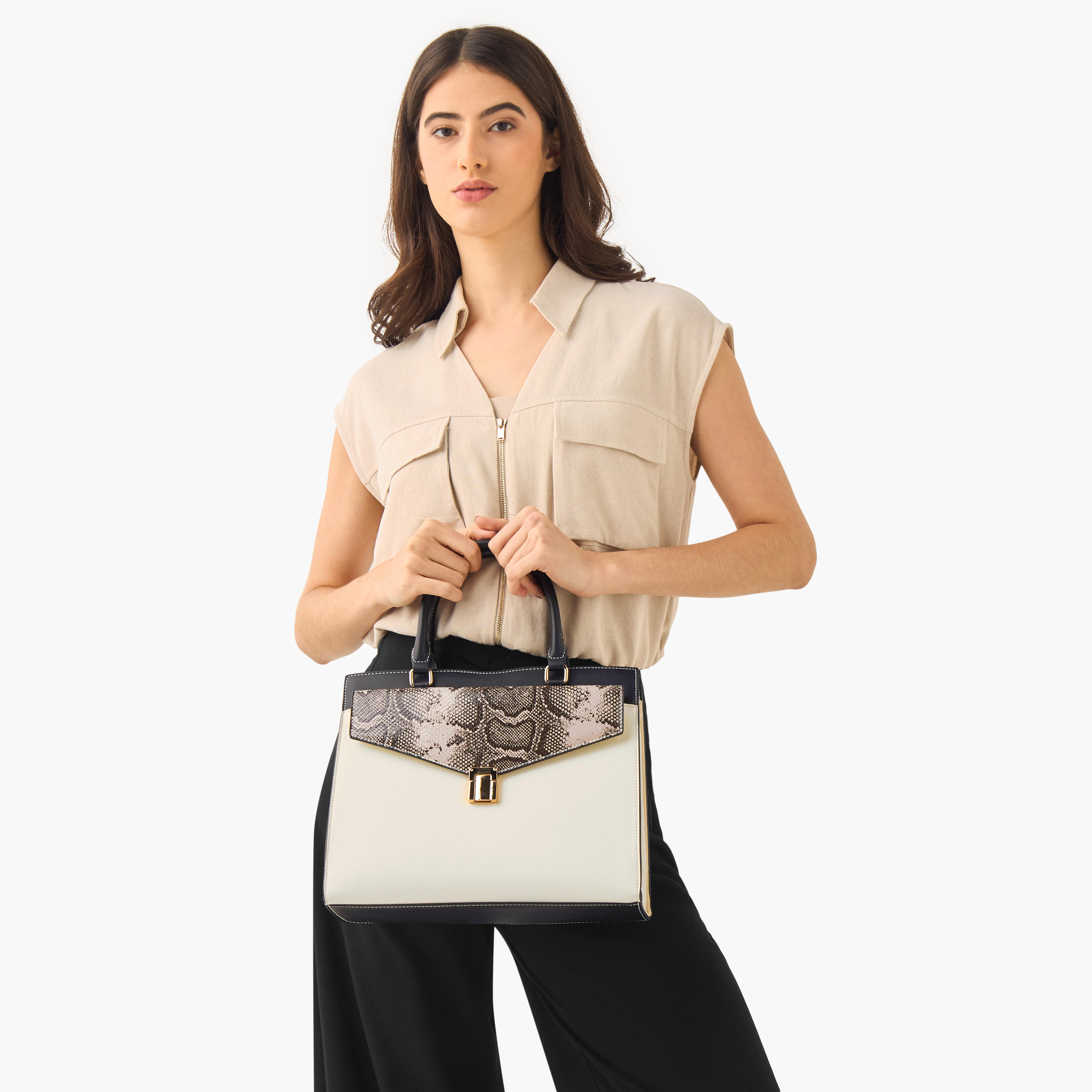 شنطة ساتشيل بارزة الملمس بتصميم جلد حيوان وبحزام قابل للفصل من ساشا-women-bagsandwallets-handbags-image-2