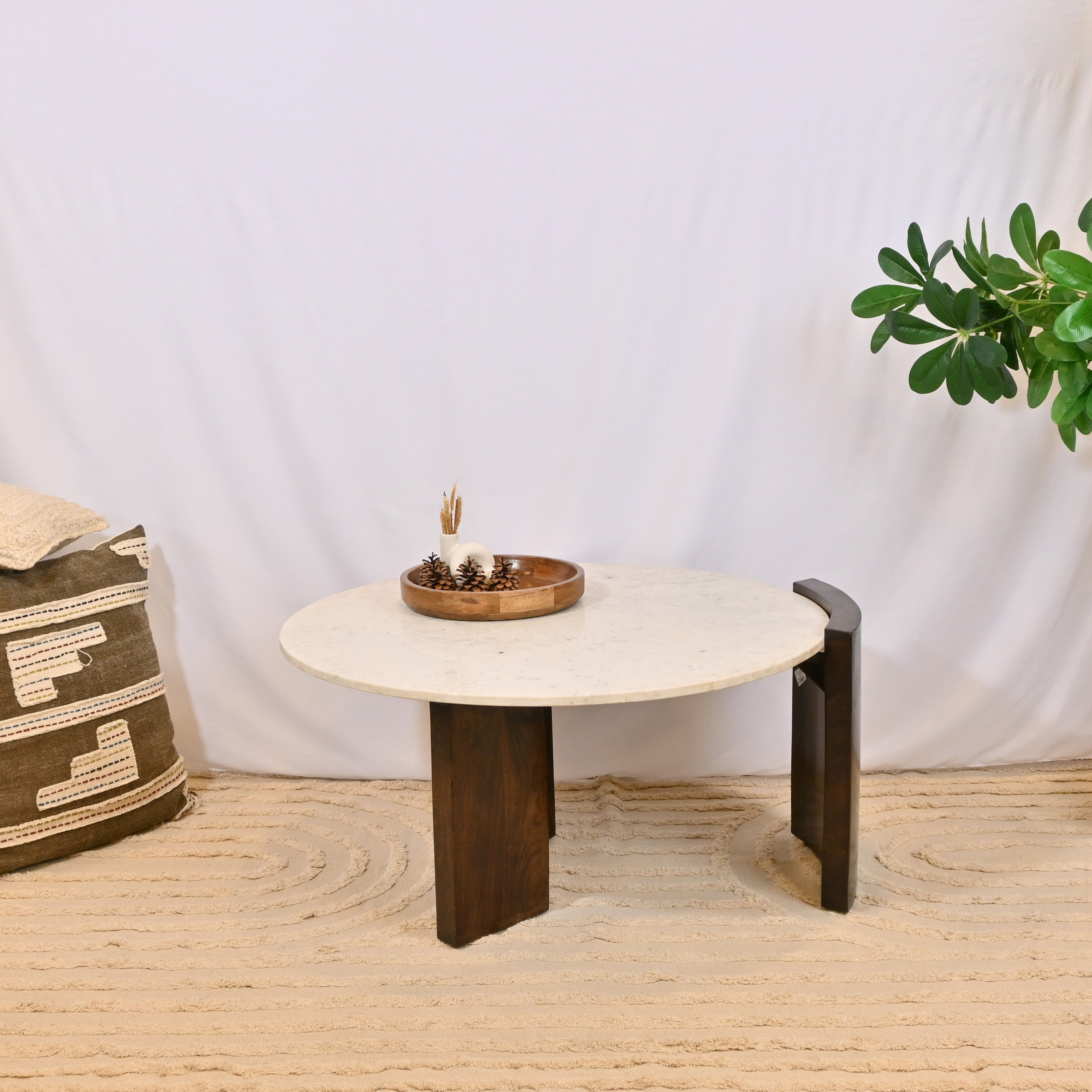 طاولة قهوة مستديرة بسطح خشبي من لايف ستايل - 45×55 سم-furniture-livingroom-coffeetables-image-1