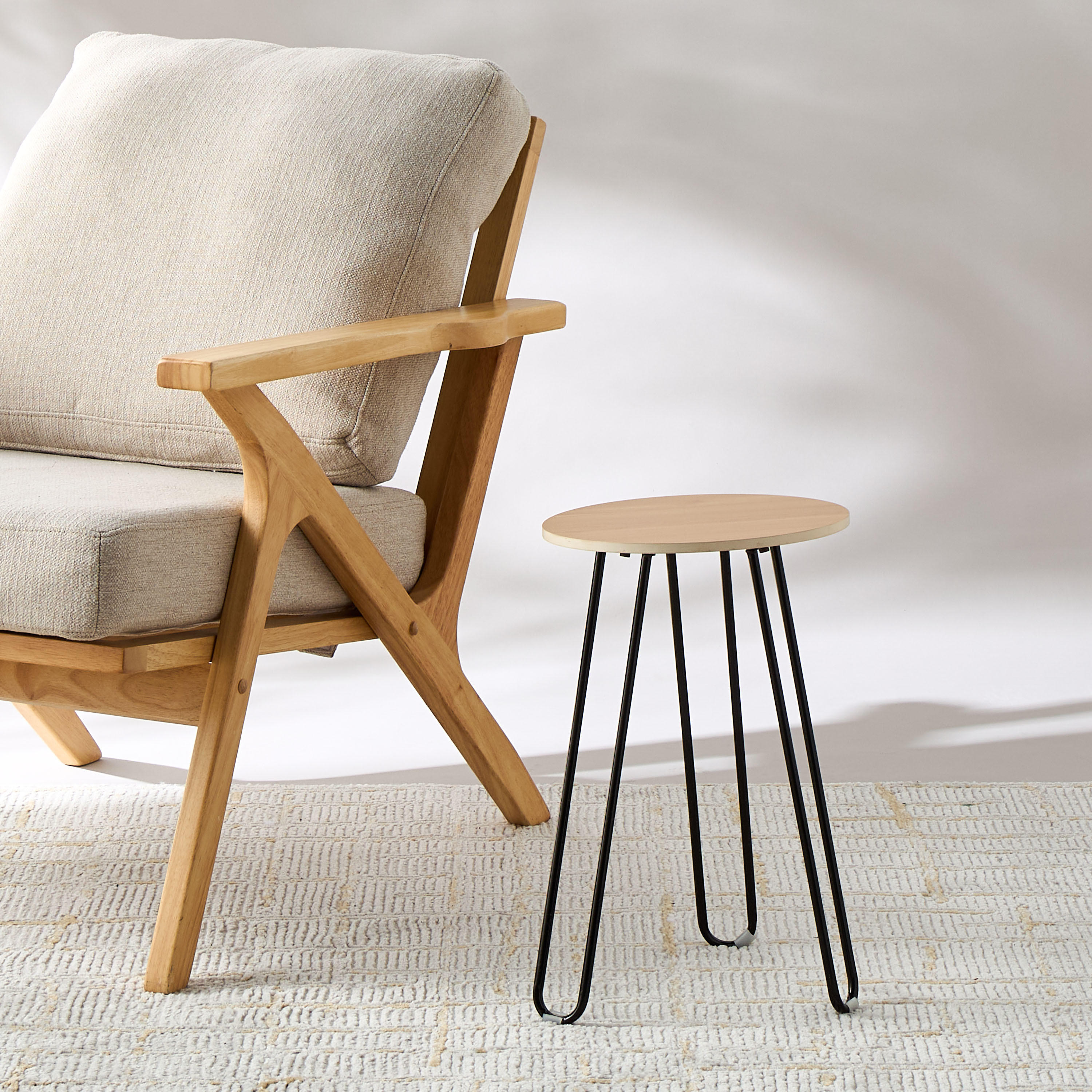 طاولة جانبية مستديرة بأرجل رفيعة شكل دبابيس الشعر - 29x46 سم-furniture-livingroom-sideandendtables-image-3
