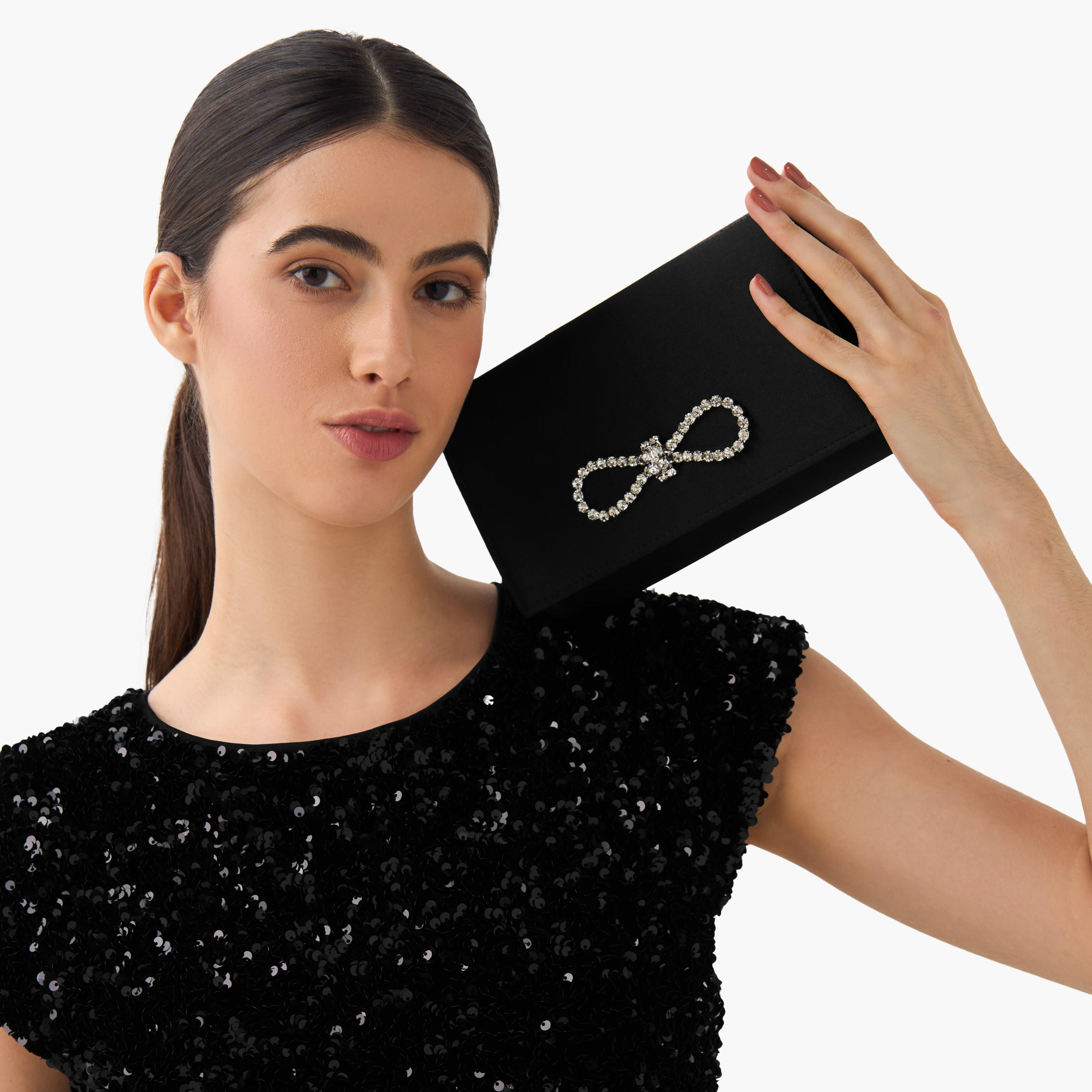 شنطة كروس بودي بفيونكة ألماس وسلسلة من ساشا-women-bagsandwallets-handbags-image-2
