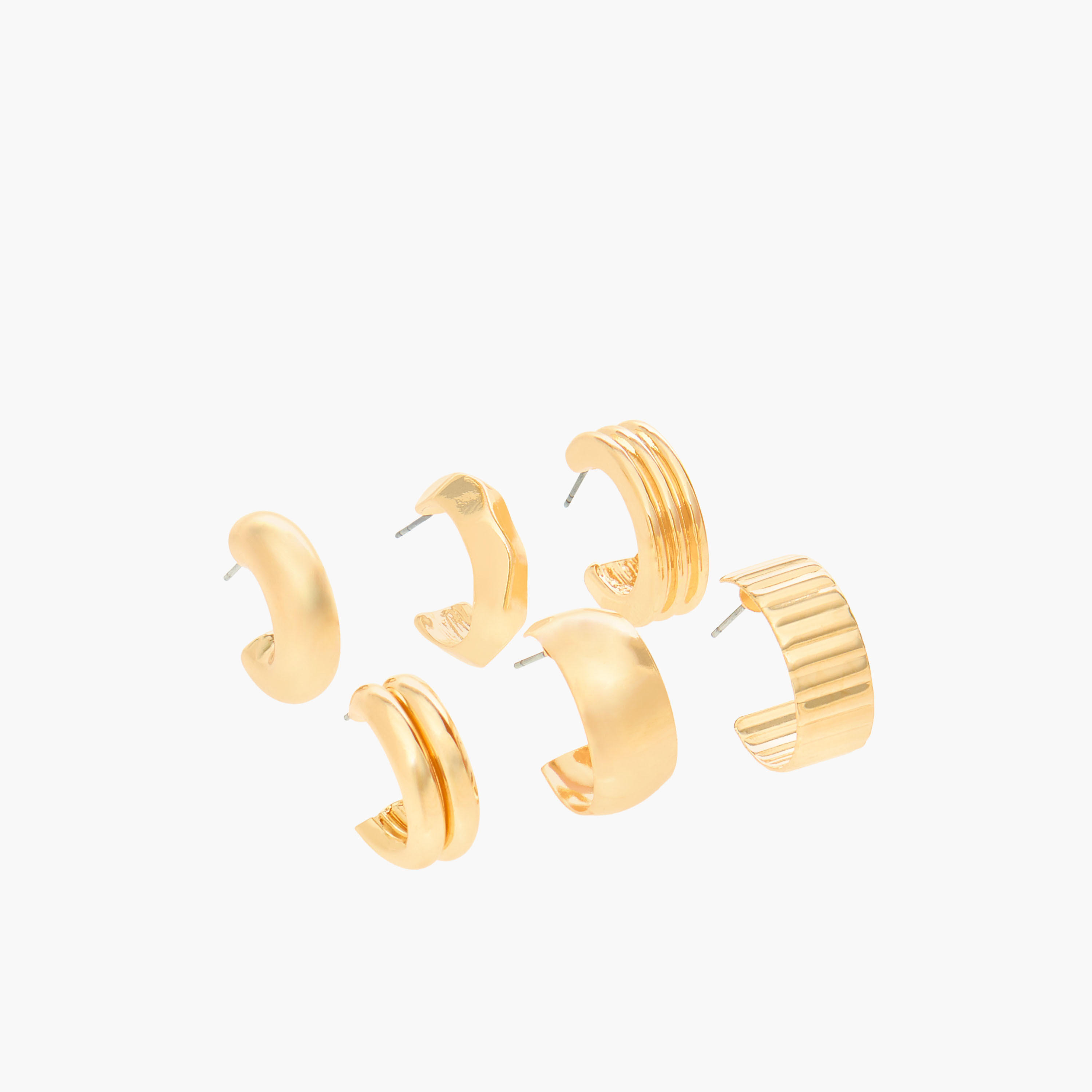 حلقان حلقية بلون ذهبي ومكبس إغلاق خلفي - عبوة 6 أزواج-women-watchesandjewellery-jewellery-earrings-image-2