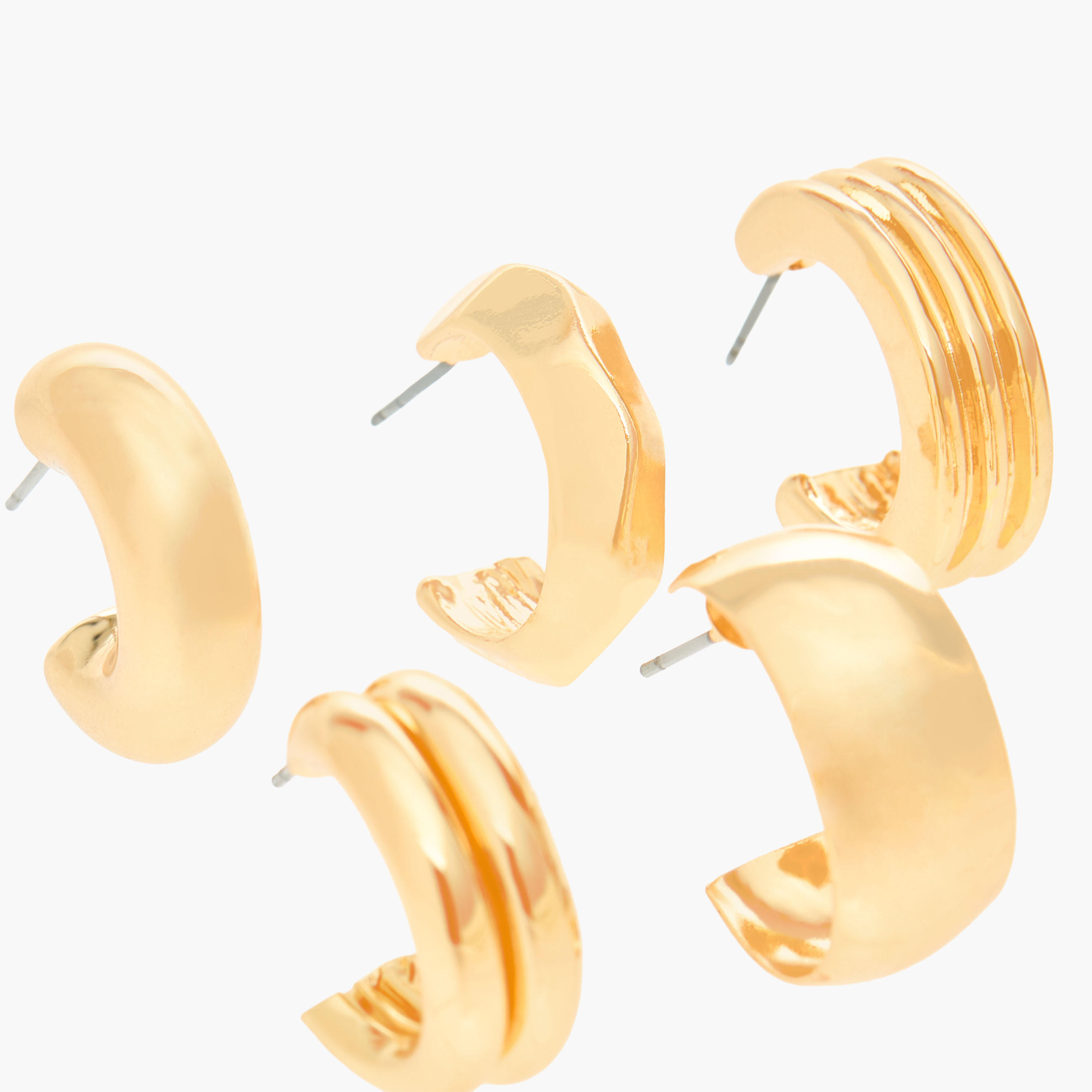 حلقان حلقية بلون ذهبي ومكبس إغلاق خلفي - عبوة 6 أزواج-women-watchesandjewellery-jewellery-earrings-image-3