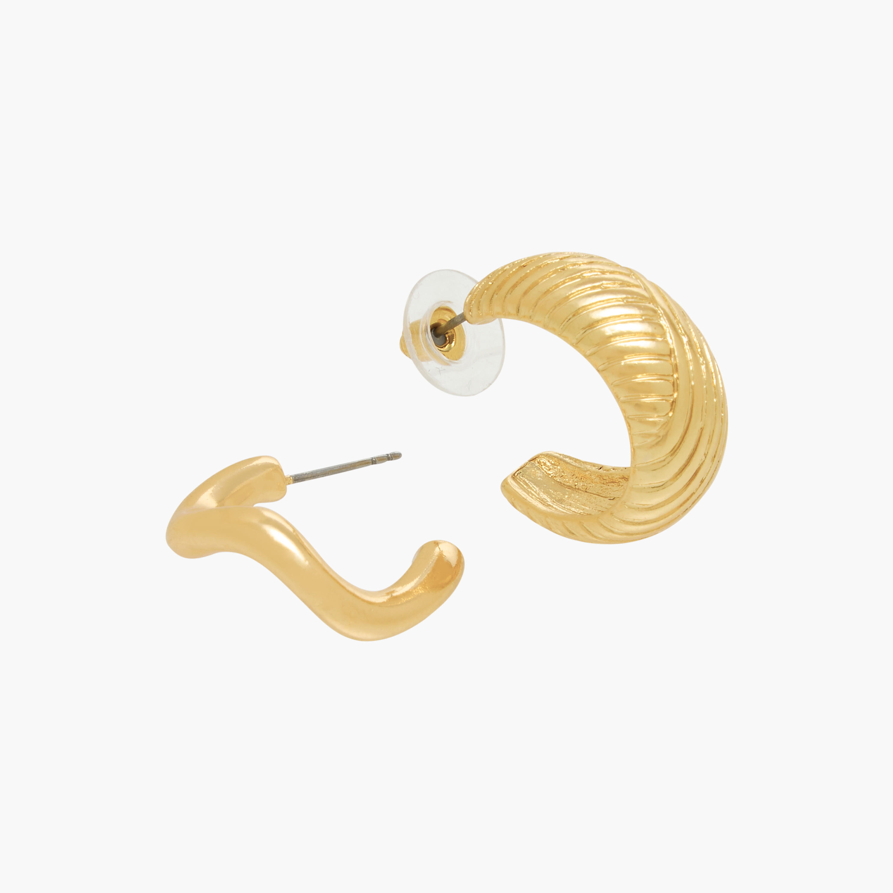 طقم حلقان طوق بلون ذهبي ومكبس إغلاق خلفي - طقم 6 أزواج-women-watchesandjewellery-jewellery-earrings-image-4