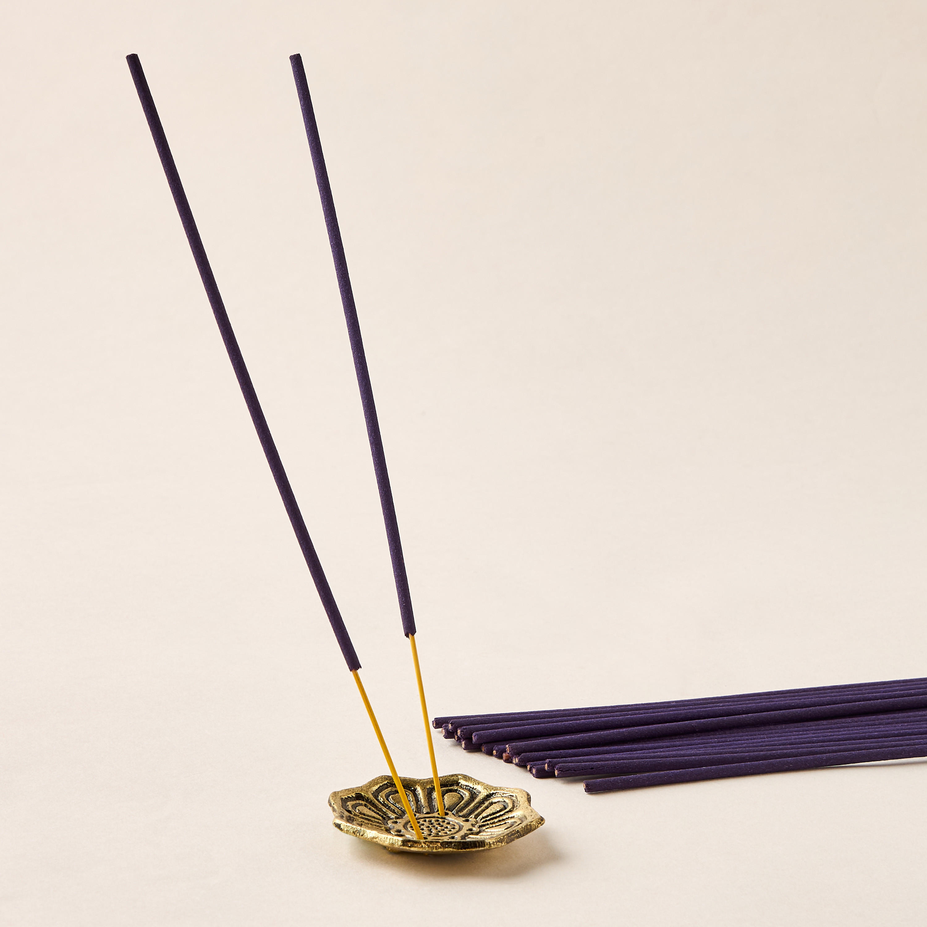 Golden Souk 24-Piece Oud Drift Incense Stick Set-household-homefragrance-potpourri-image-2