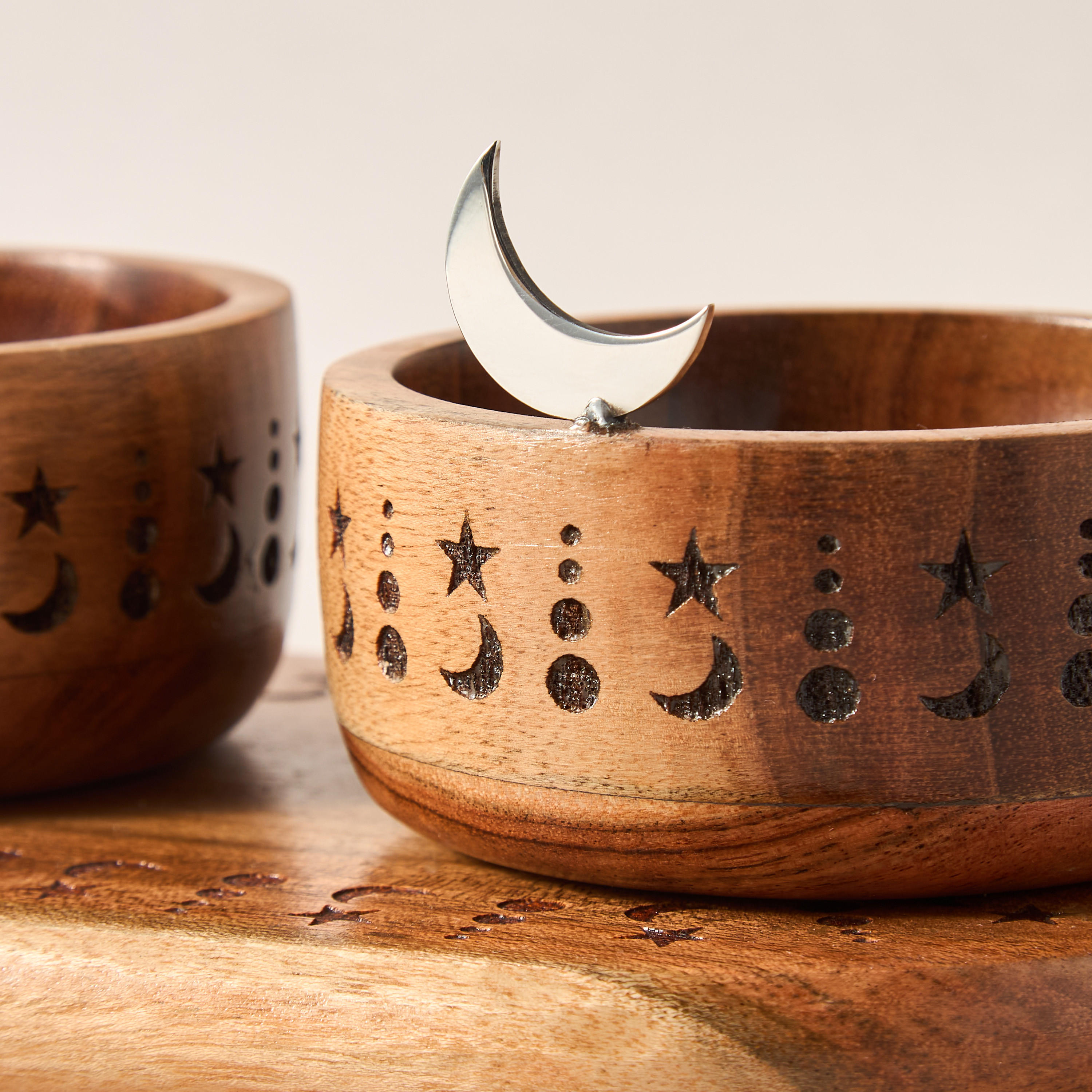 Noor 3-Bowl Star and Moon Cutout Condiment Set with Tray - 33x14 cms-household-dining-serveware-servingtrays-image-4