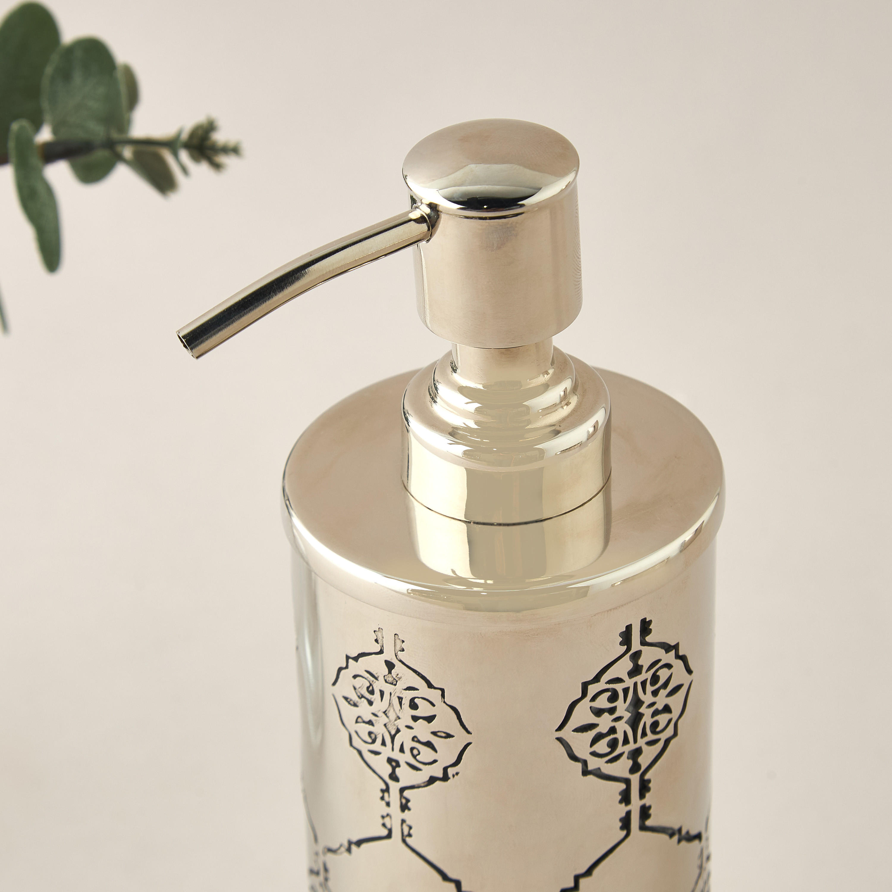 Marakkech Cutout Detail Lotion Dispenser-household-bathandlaundry-bathaccessories-soapdishesanddispensers-image-2
