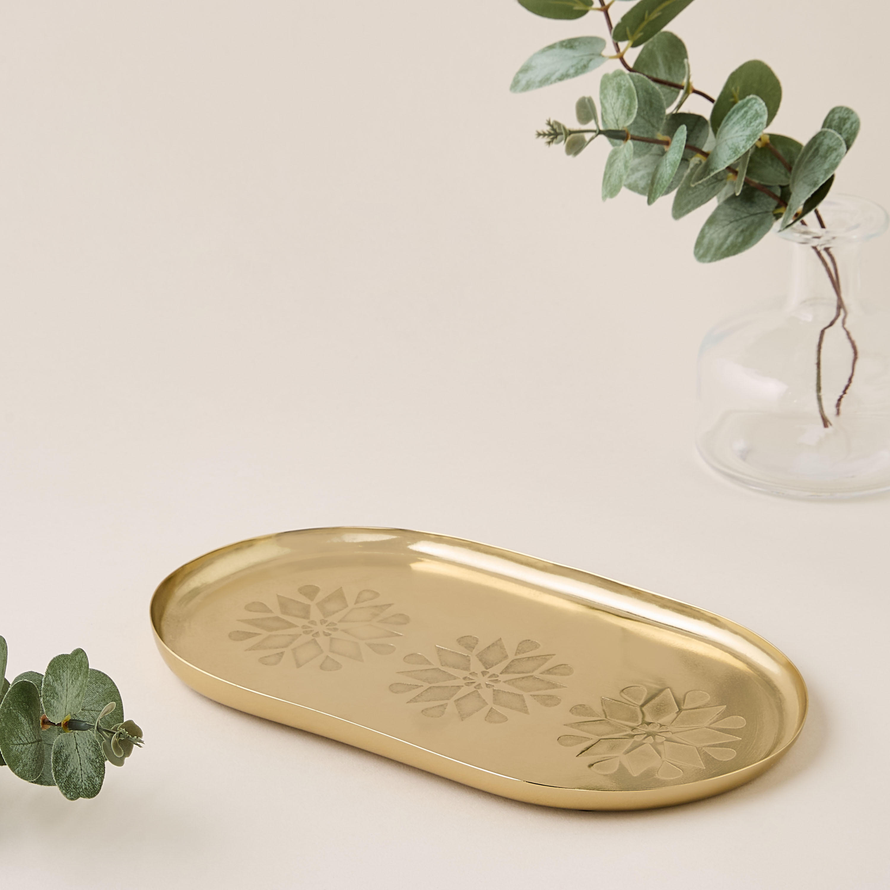 Geometric Embossed Oval Serving Tray - 25x15 cms-household-dining-serveware-servingtrays-image-2